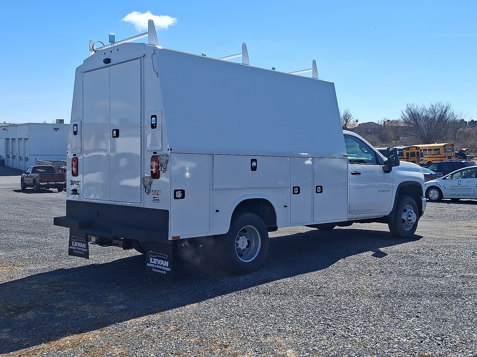 2025 Chevrolet Silverado 3500HD Chassis Work Truck - Summit White - GAZ exterior view 4