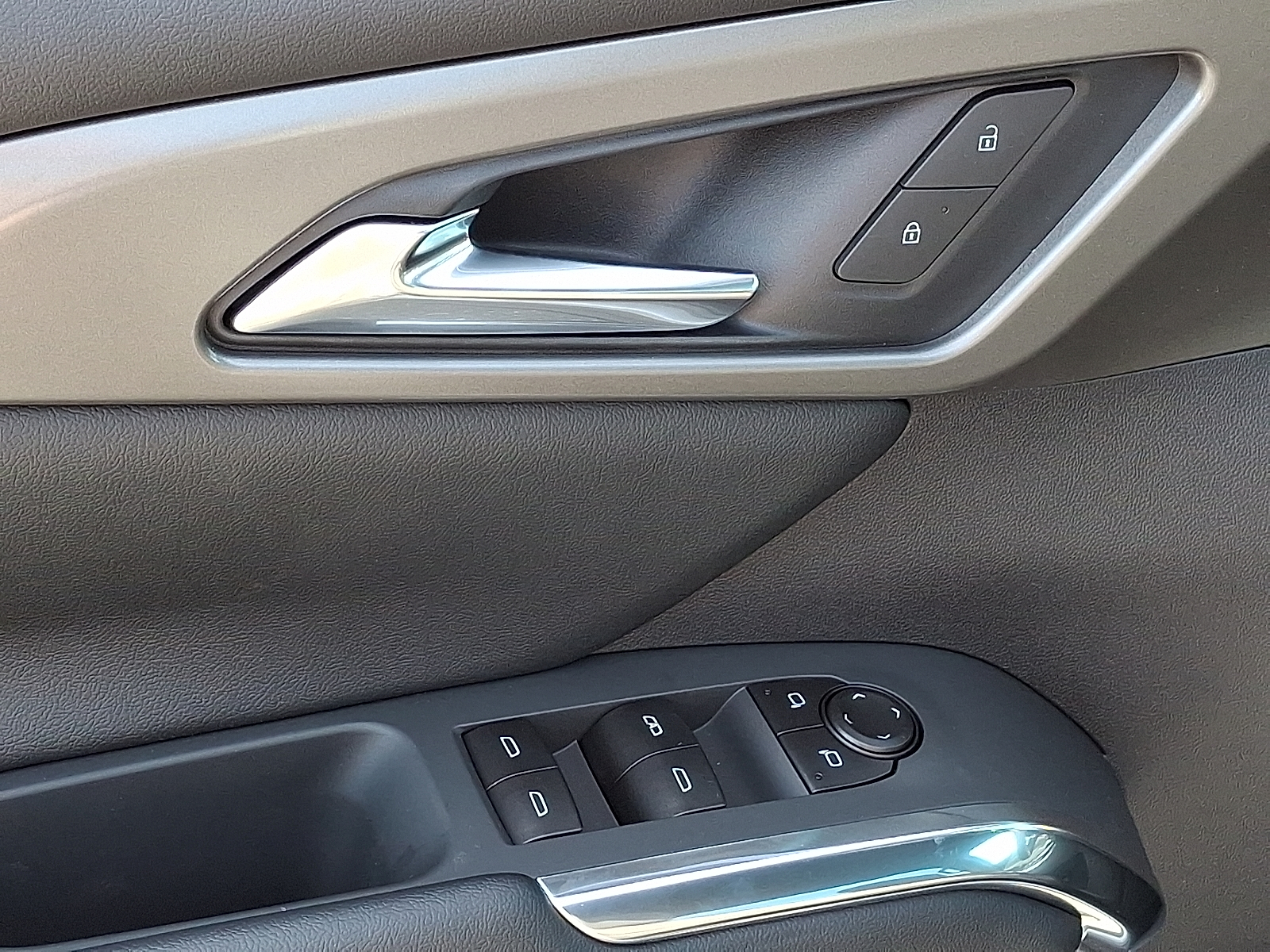 2026 Chevrolet Traverse AWD LT - Sterling Gray Metallic - GXD exterior view 13