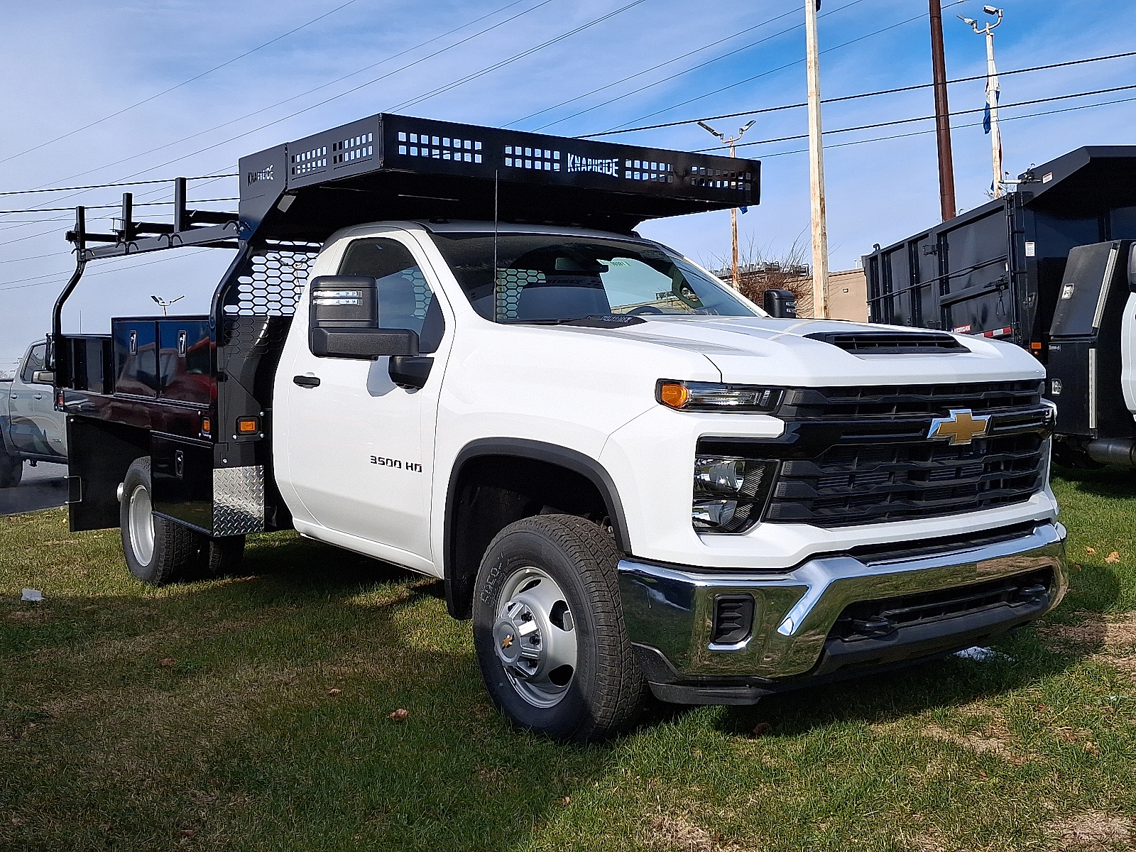 2025 Chevrolet Silverado 3500HD Chassis Work Truck - Summit White - GAZ exterior view 2