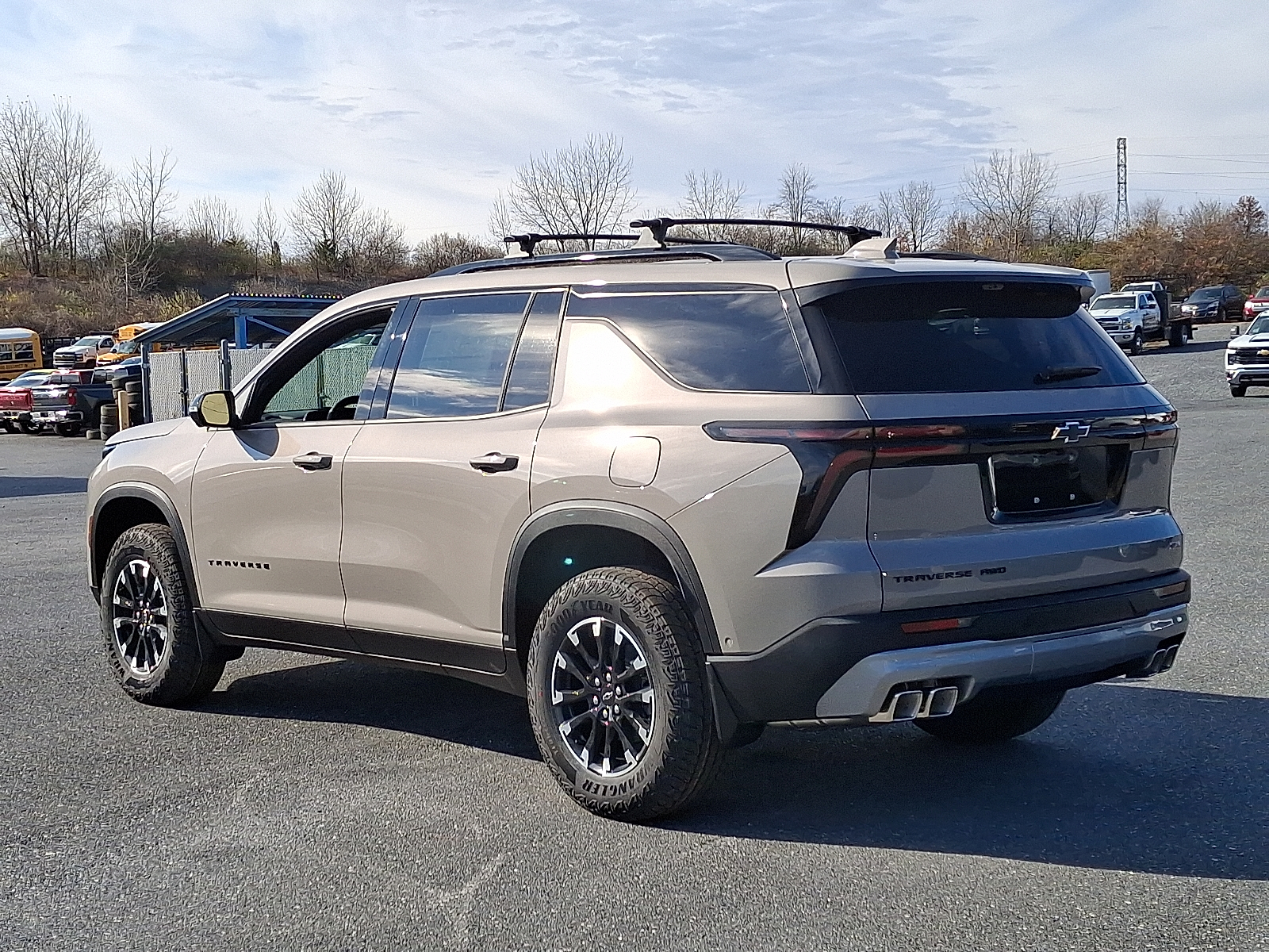 2026 Chevrolet Traverse AWD Z71 - Sandstone Gray - GFR exterior view 9
