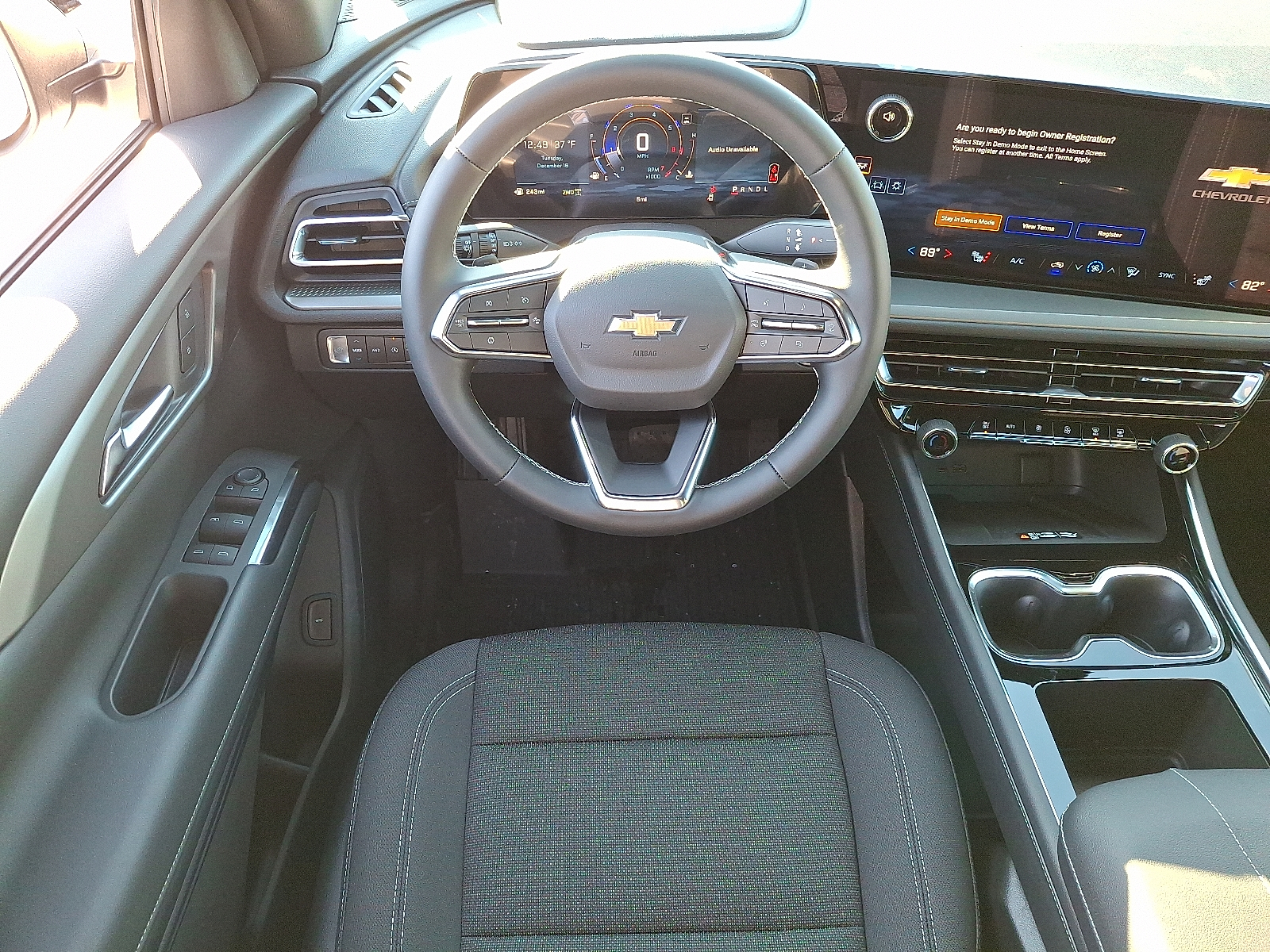 2026 Chevrolet Traverse AWD LT - Summit White - GAZ exterior view 11