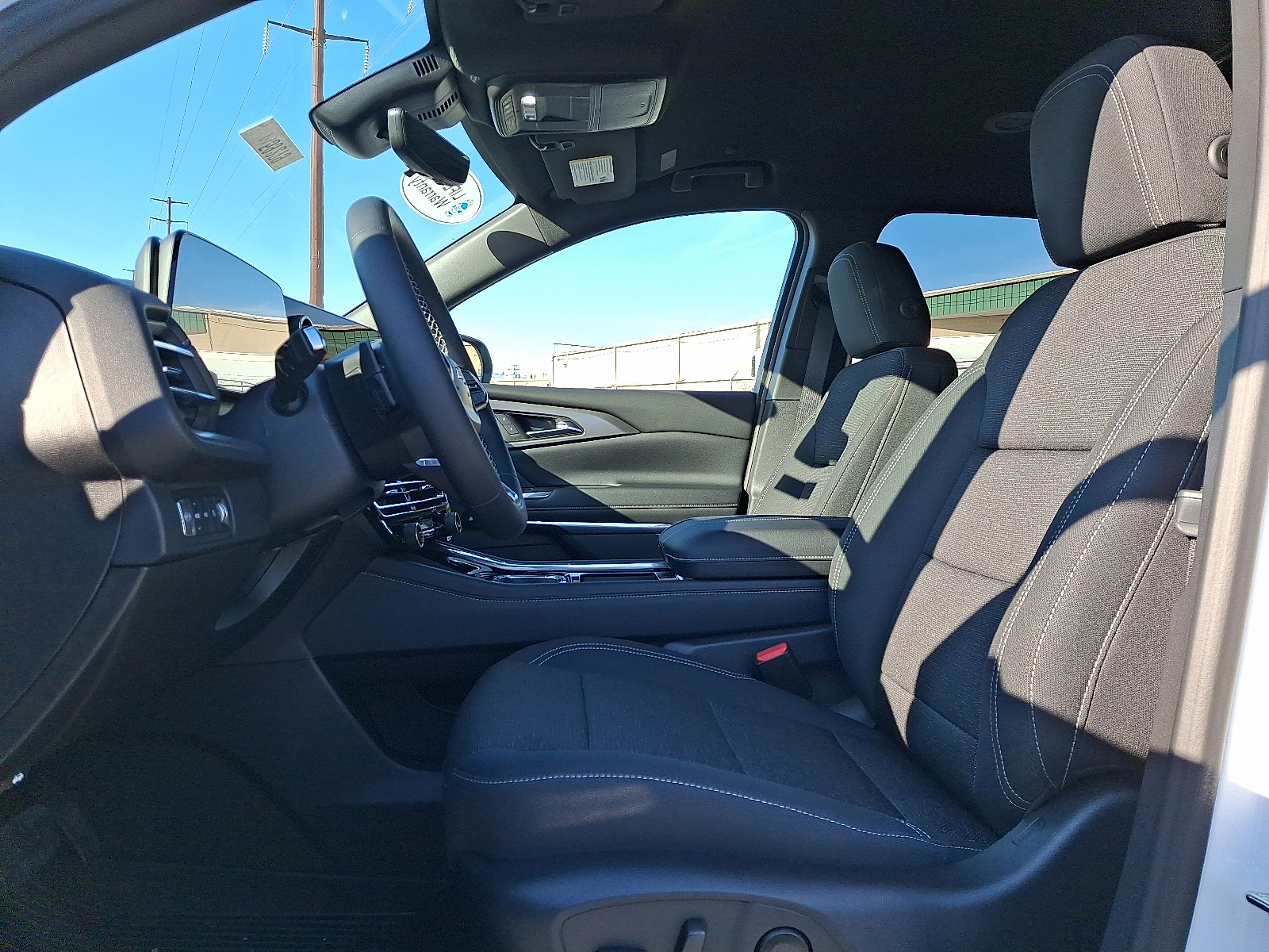 2026 Chevrolet Traverse AWD LT - Summit White - GAZ exterior view 13