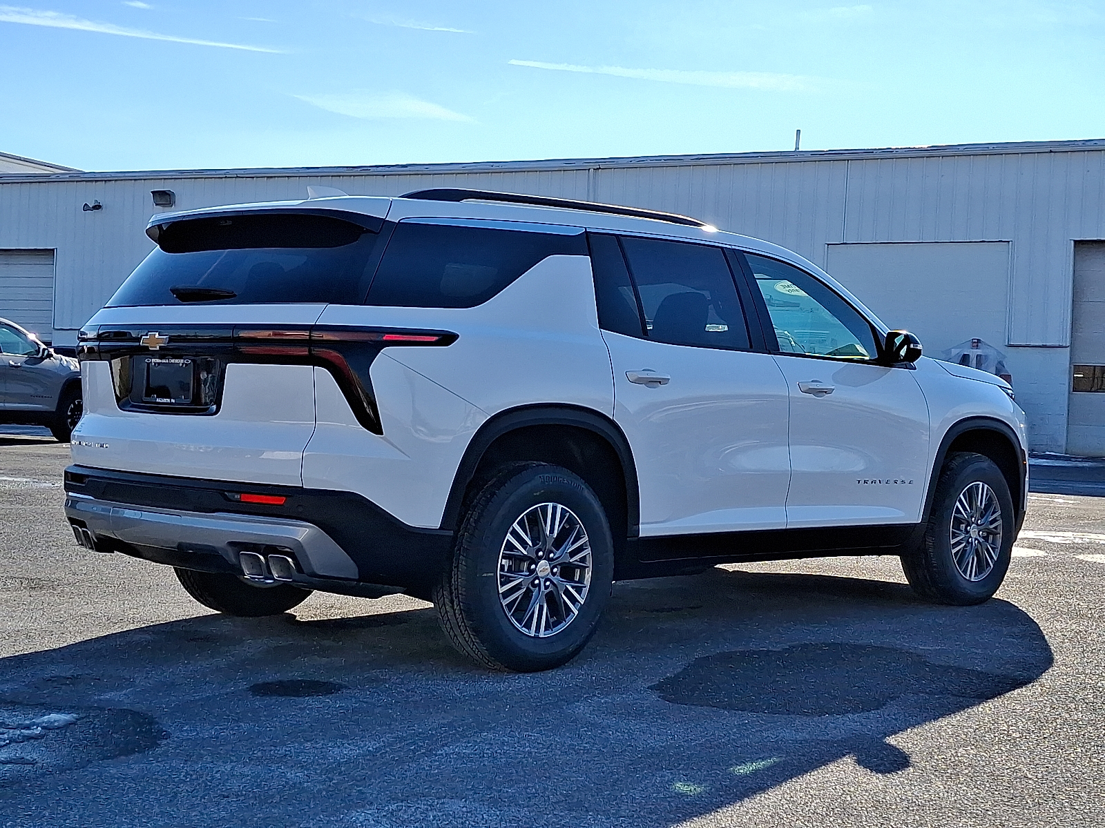 2026 Chevrolet Traverse AWD LT - Summit White - GAZ exterior view 7