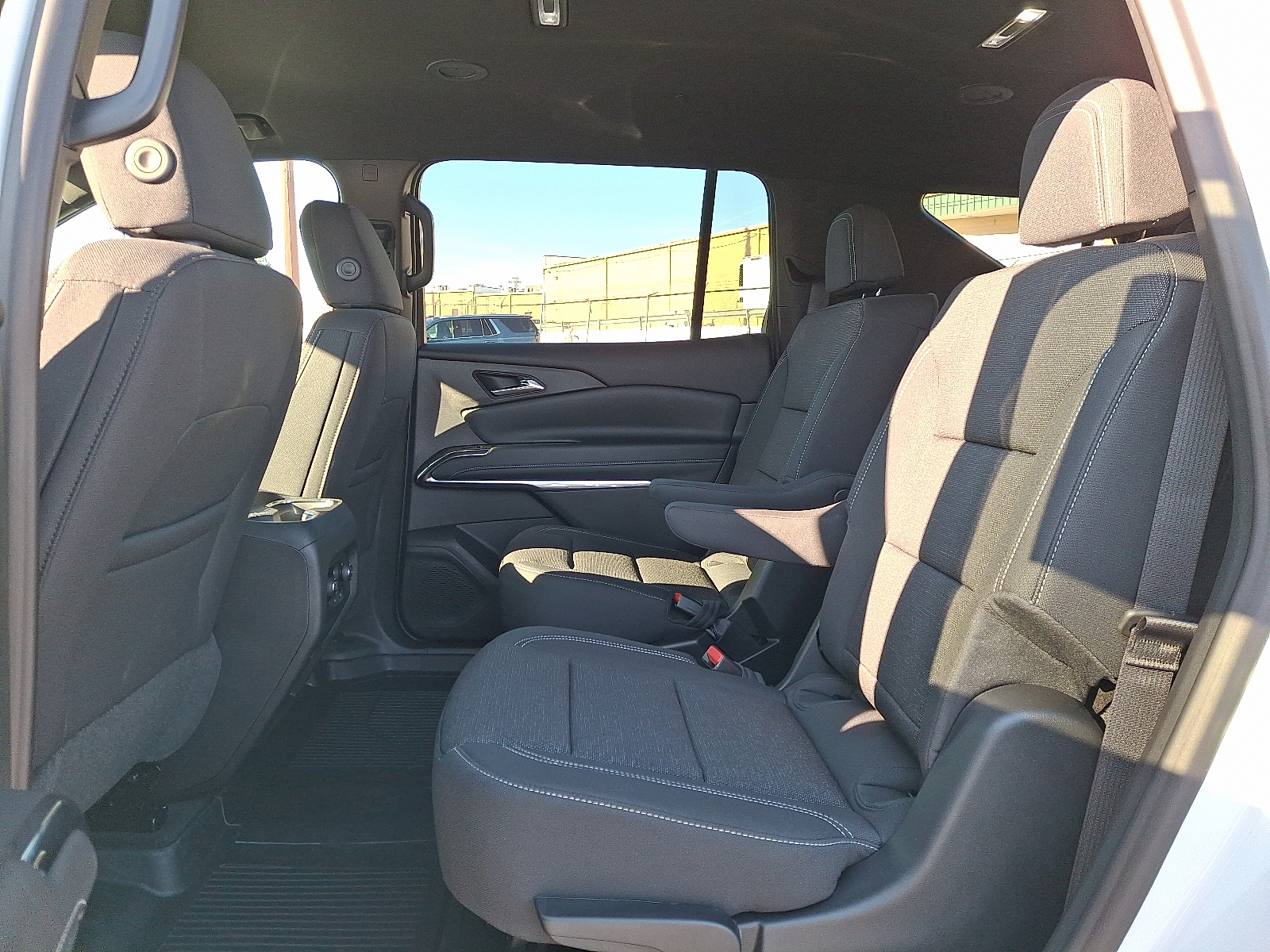 2026 Chevrolet Traverse AWD LT - Summit White - GAZ exterior view 10