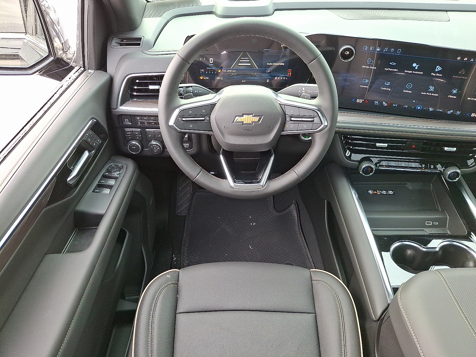 2026 Chevrolet Suburban Premier, 4WD - Black - GBA exterior view 10