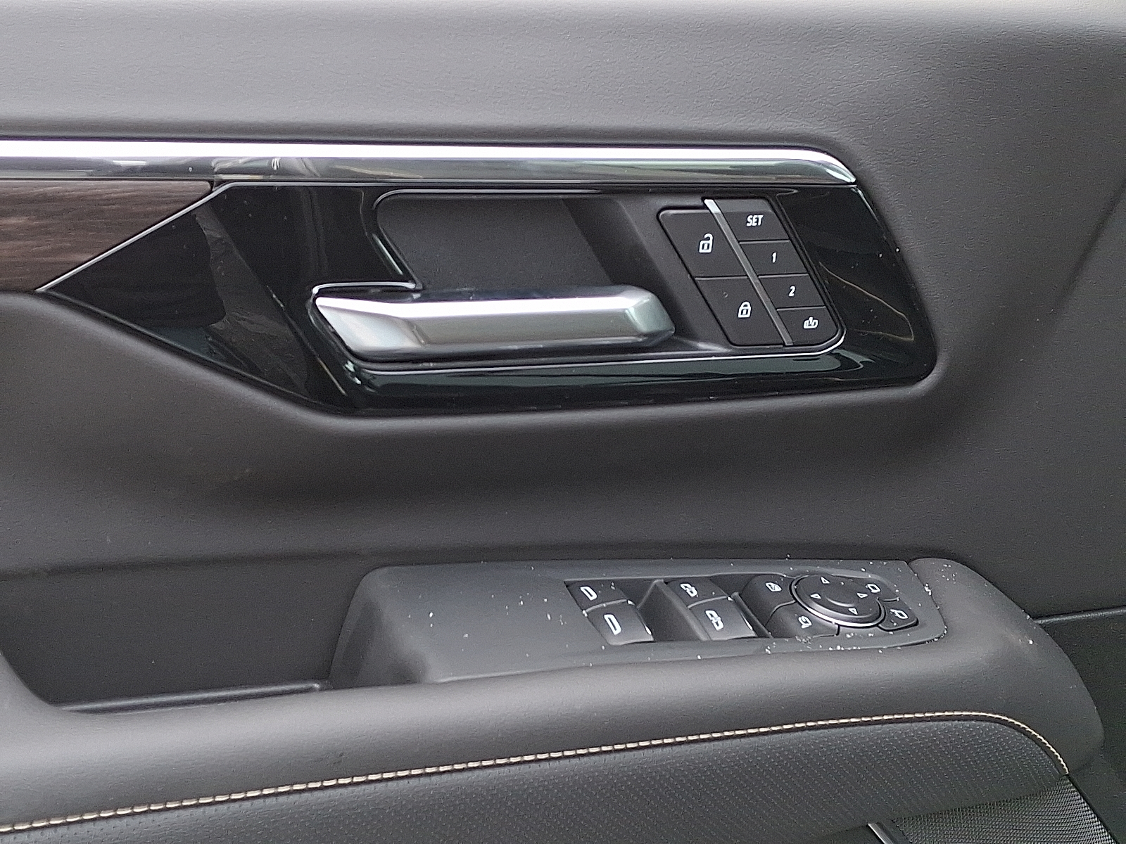 2026 Chevrolet Suburban Premier, 4WD - Black - GBA exterior view 11