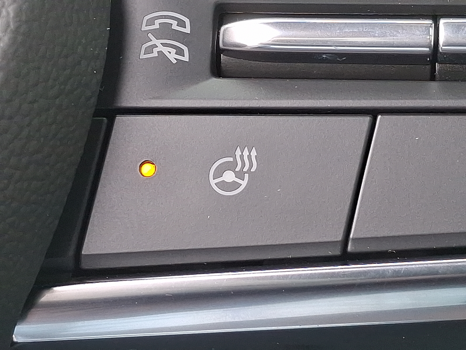 2026 Chevrolet Suburban Premier, 4WD - Black - GBA exterior view 17