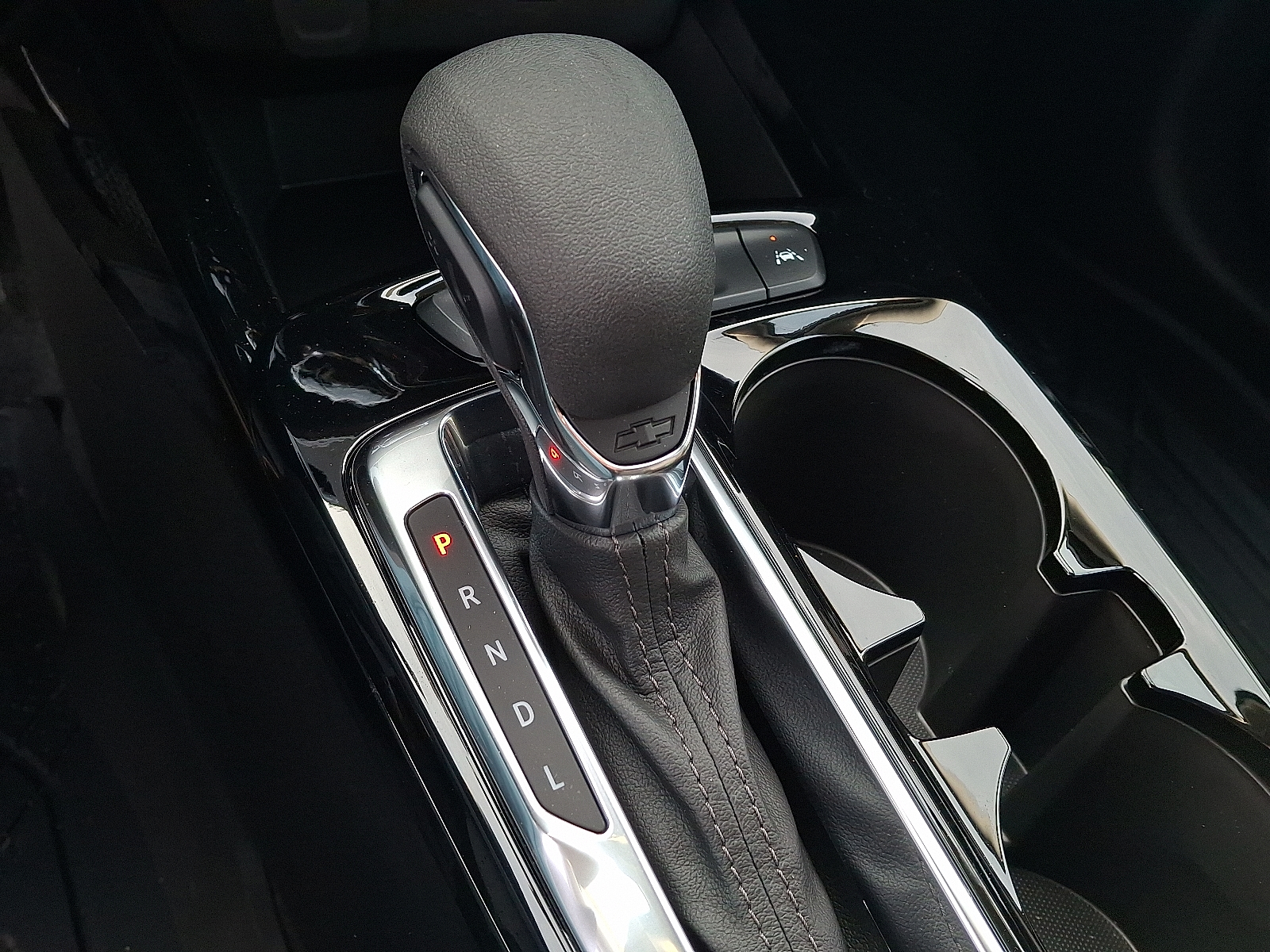 2026 Chevrolet Trax FWD LT - Summit White - GAZ exterior view 13