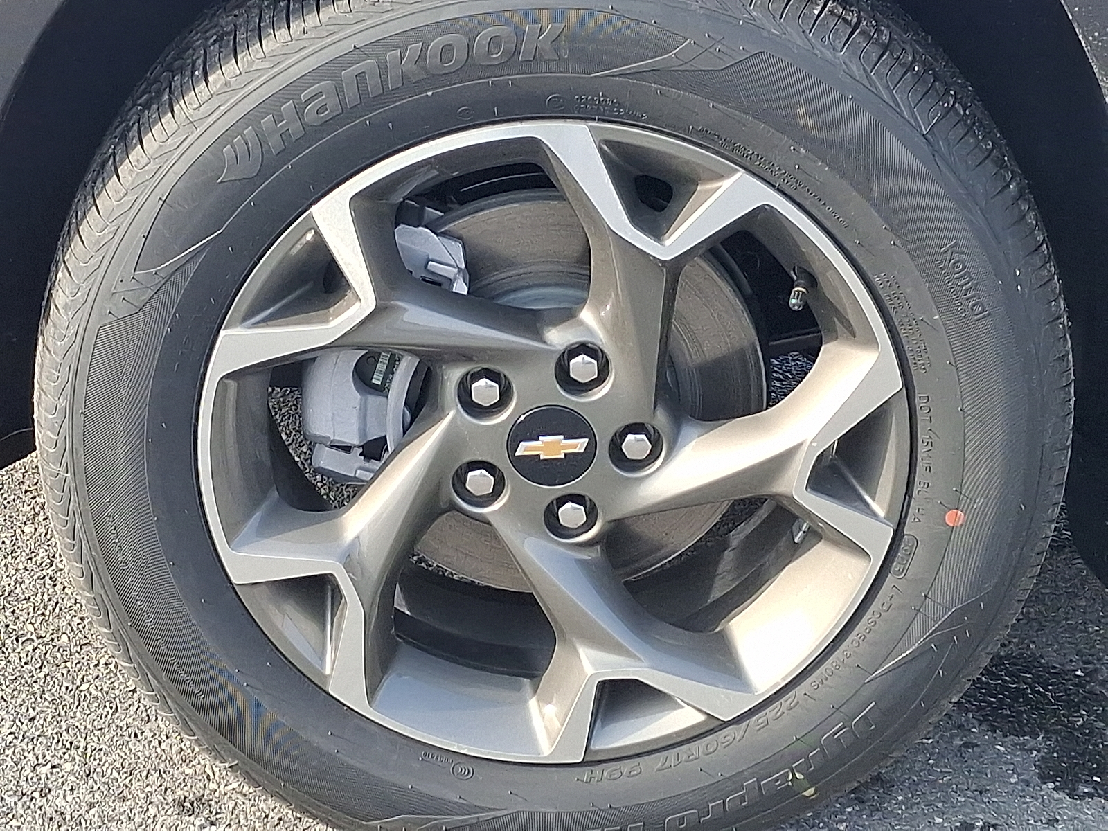 2026 Chevrolet Trax FWD LT - Summit White - GAZ exterior view 8