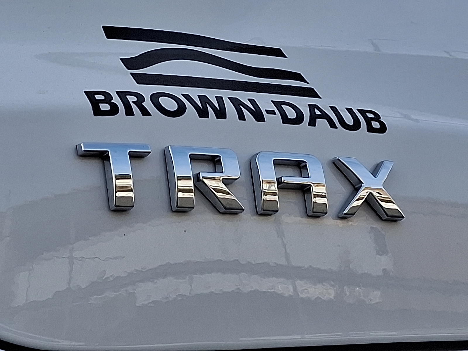 2026 Chevrolet Trax FWD LT - Summit White - GAZ exterior view 18