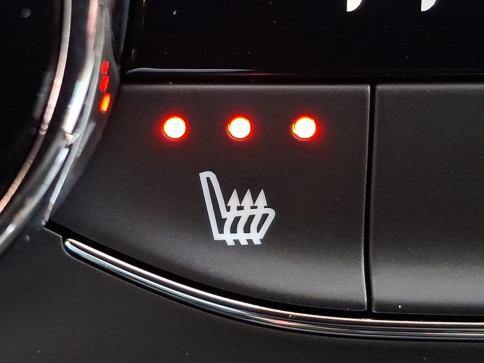 2026 Chevrolet Trax FWD LT - Summit White - GAZ exterior view 4