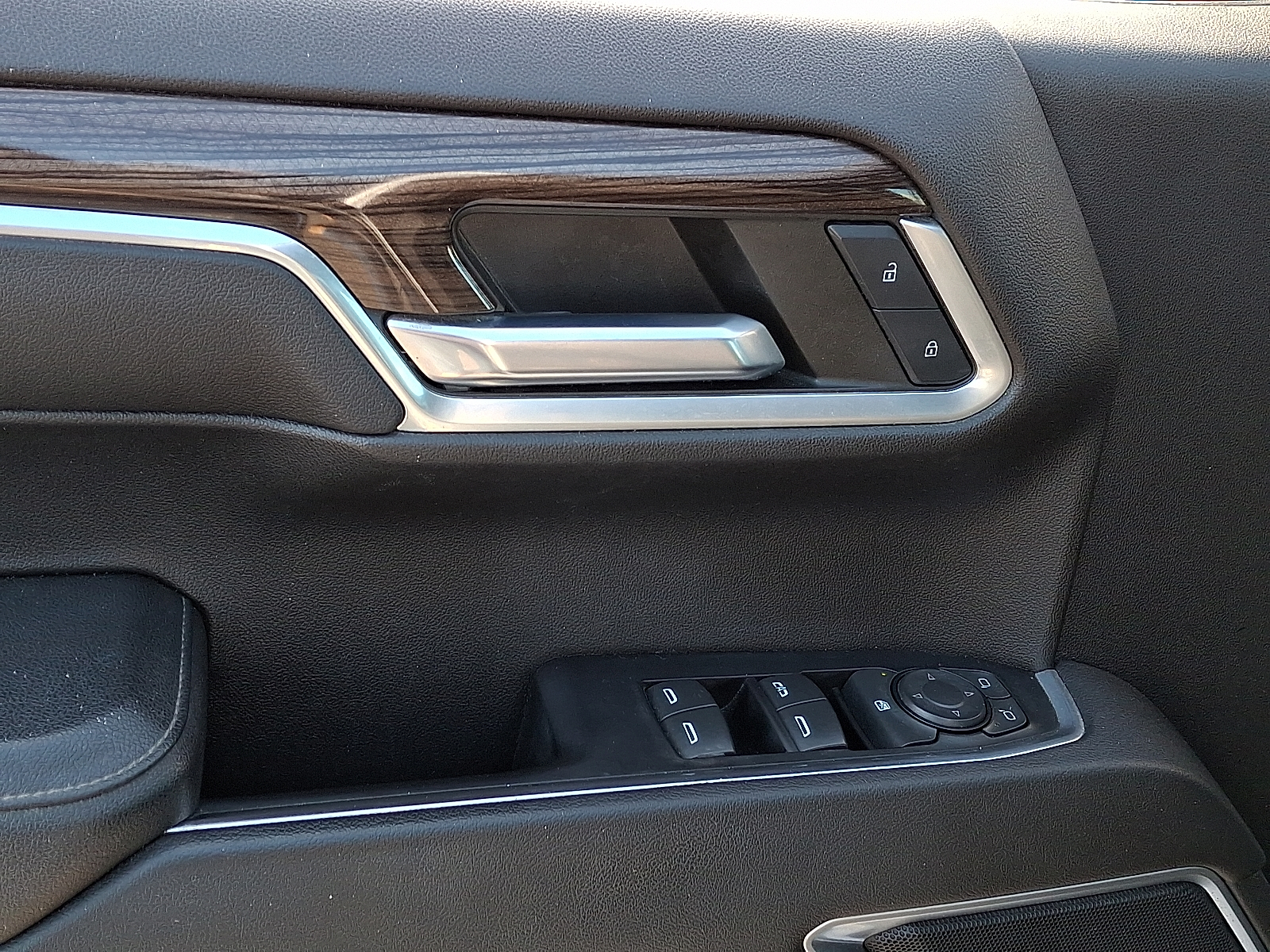 2022 Chevrolet Silverado 1500 4WD Crew Cab Short Bed LT with 2FL - Silver Ice Metallic - GAN exterior view 15