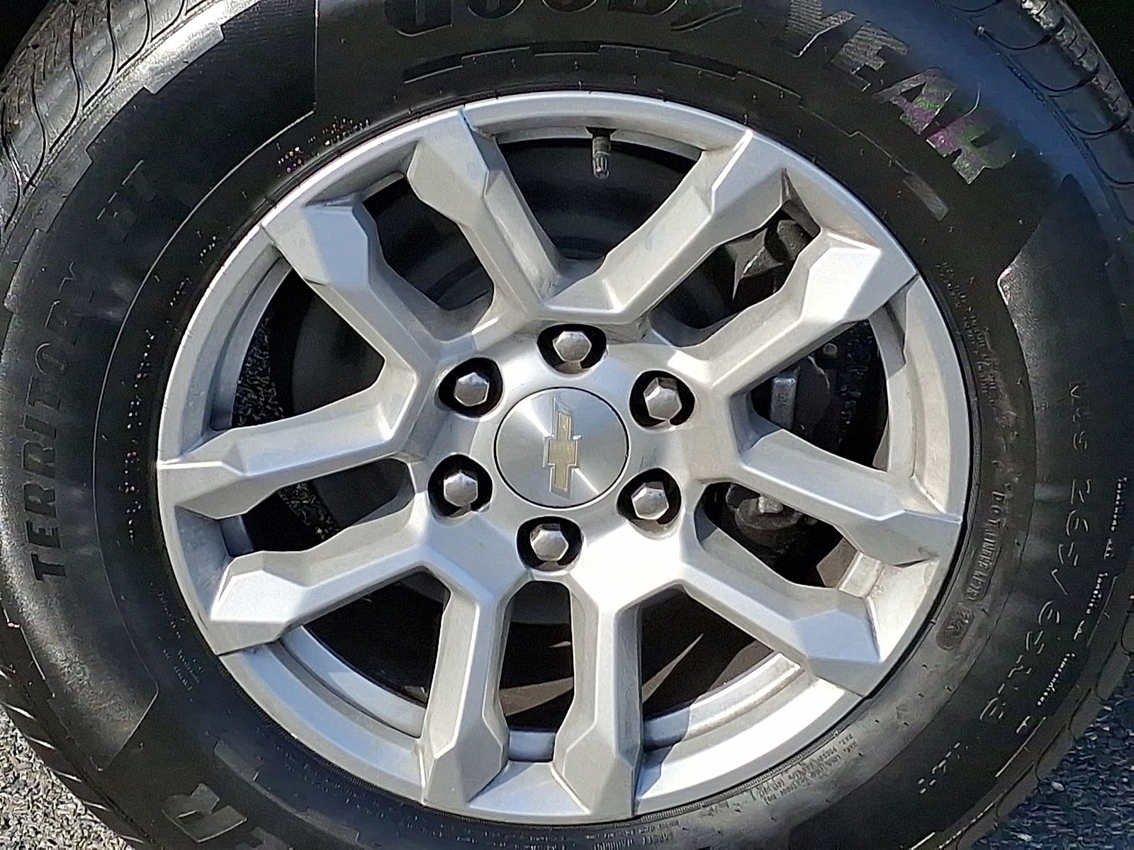 2022 Chevrolet Silverado 1500 4WD Crew Cab Short Bed LT with 2FL - Silver Ice Metallic - GAN exterior view 11