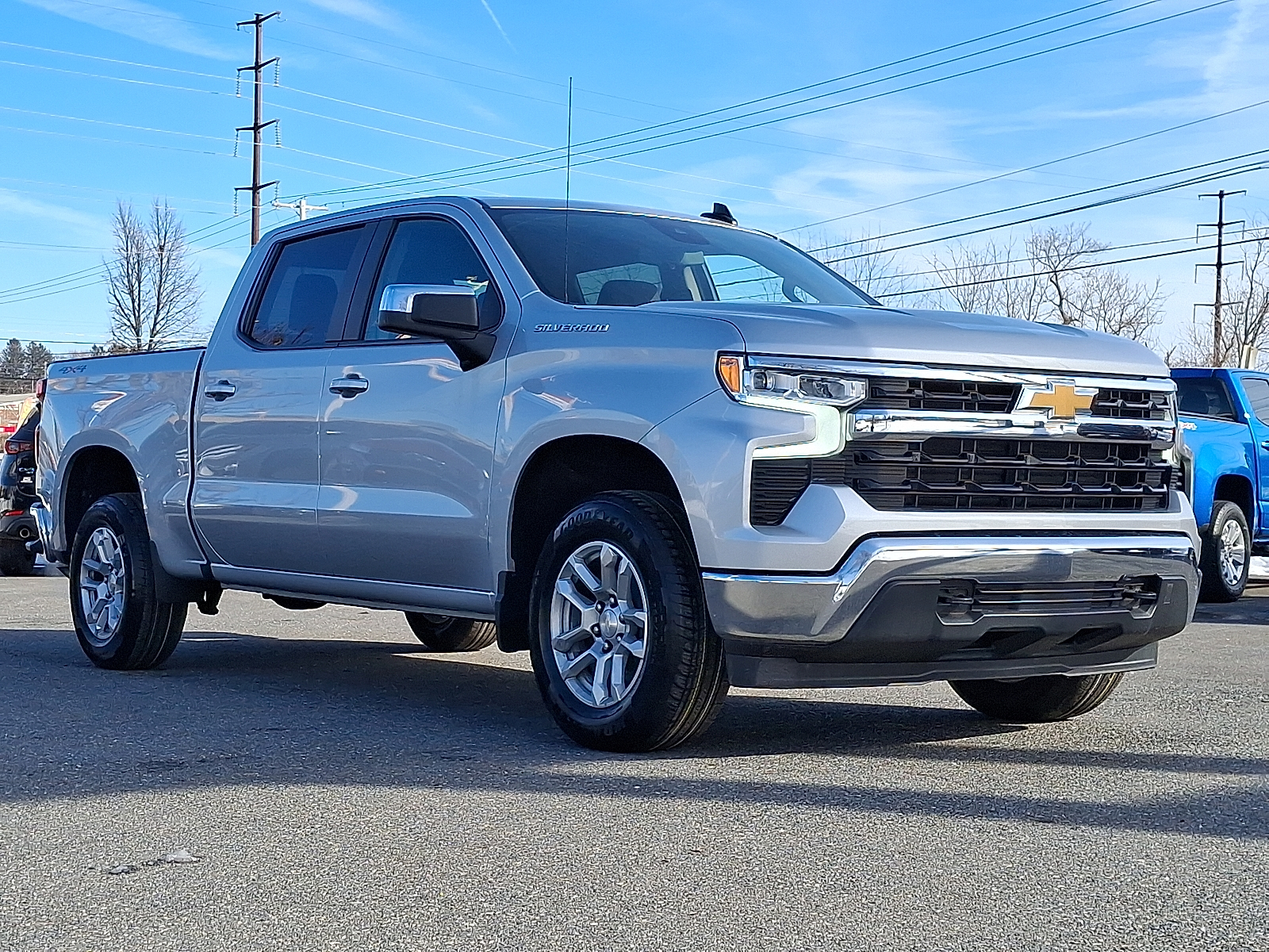 2022 Chevrolet Silverado 1500 4WD Crew Cab Short Bed LT with 2FL - Silver Ice Metallic - GAN exterior view 6