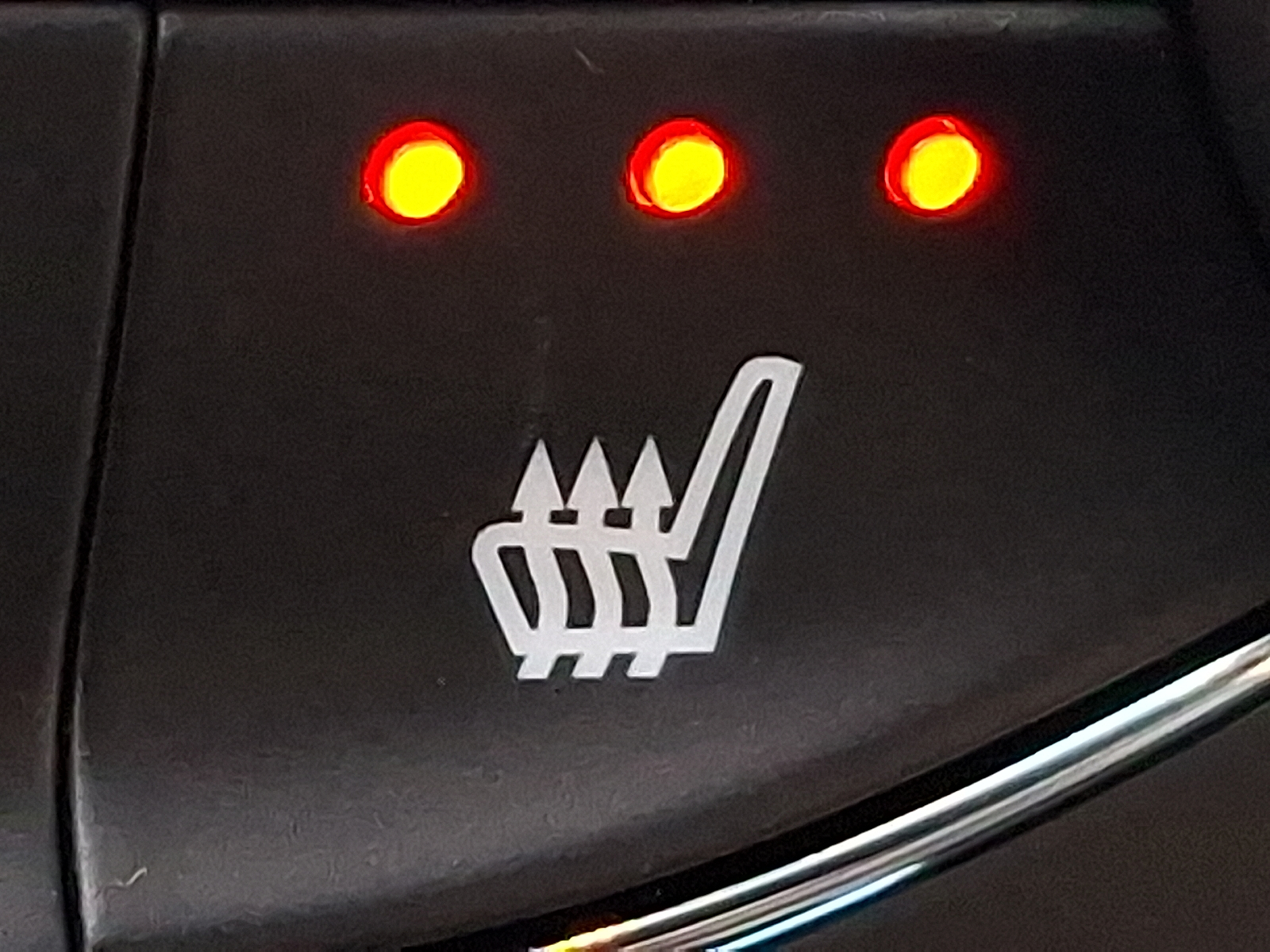 2026 Chevrolet Trax FWD 2RS - White Sands - G42 exterior view 5