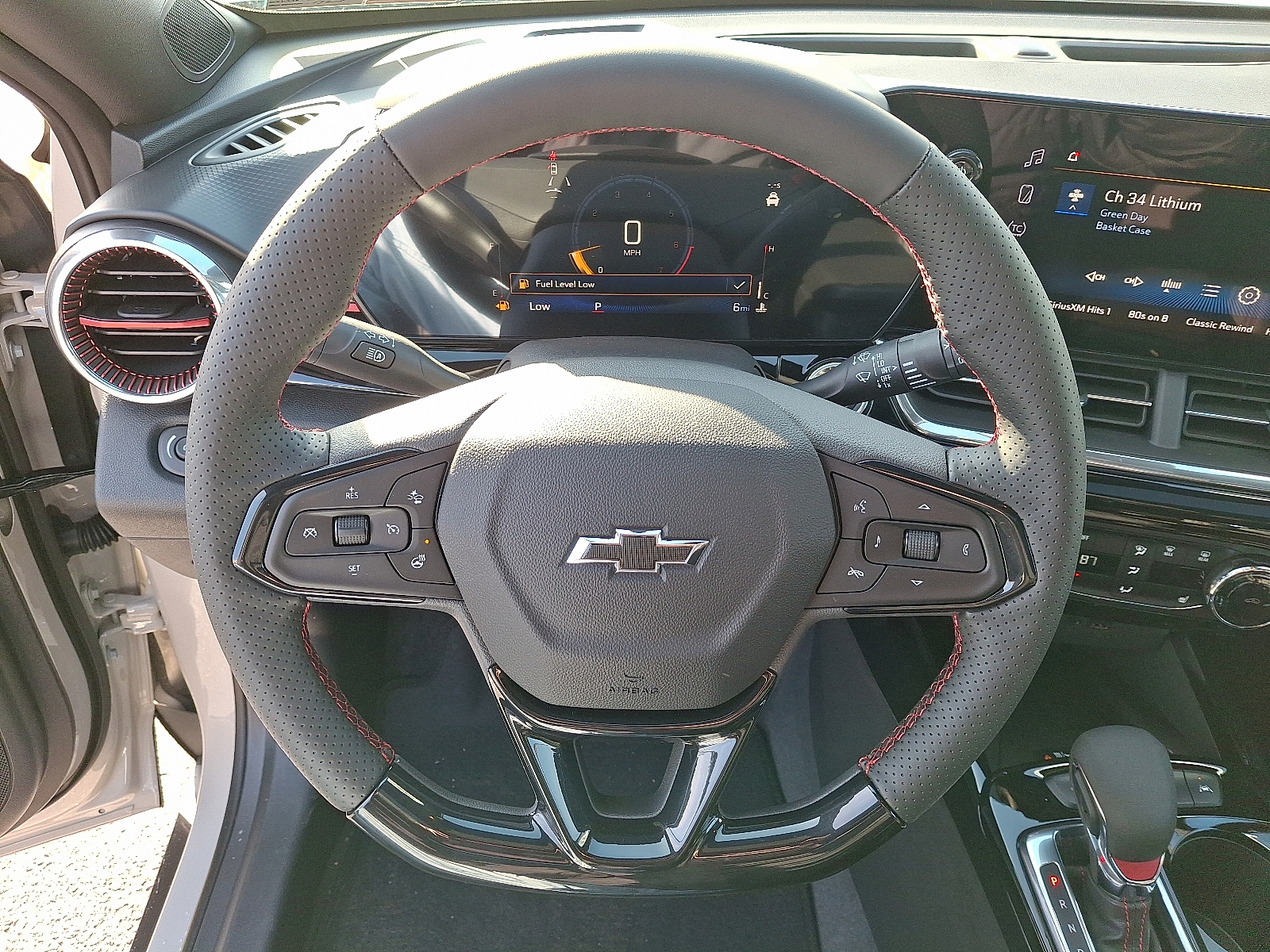 2026 Chevrolet Trax FWD 2RS - White Sands - G42 exterior view 13