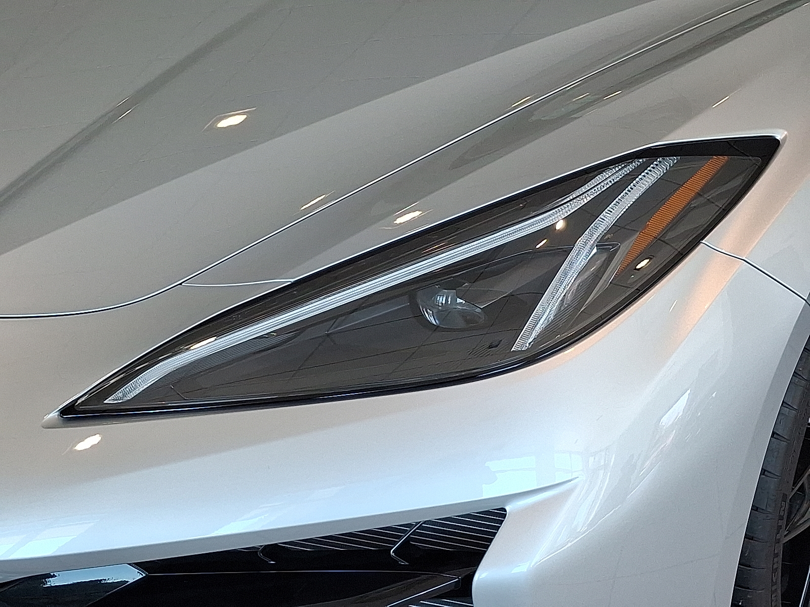 2026 Chevrolet Corvette Z06 Coupe, 2LZ, RWD - Blade Silver Metallic - GKA exterior view 8