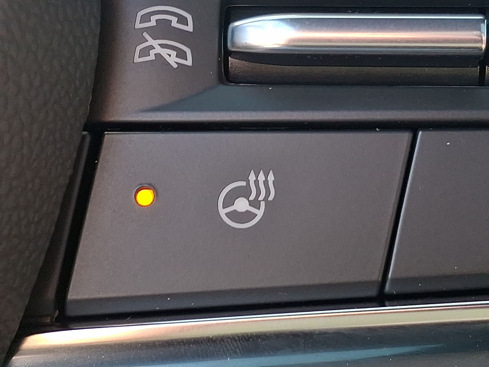 2026 Chevrolet Suburban Premier, 4WD - Black - GBA exterior view 5