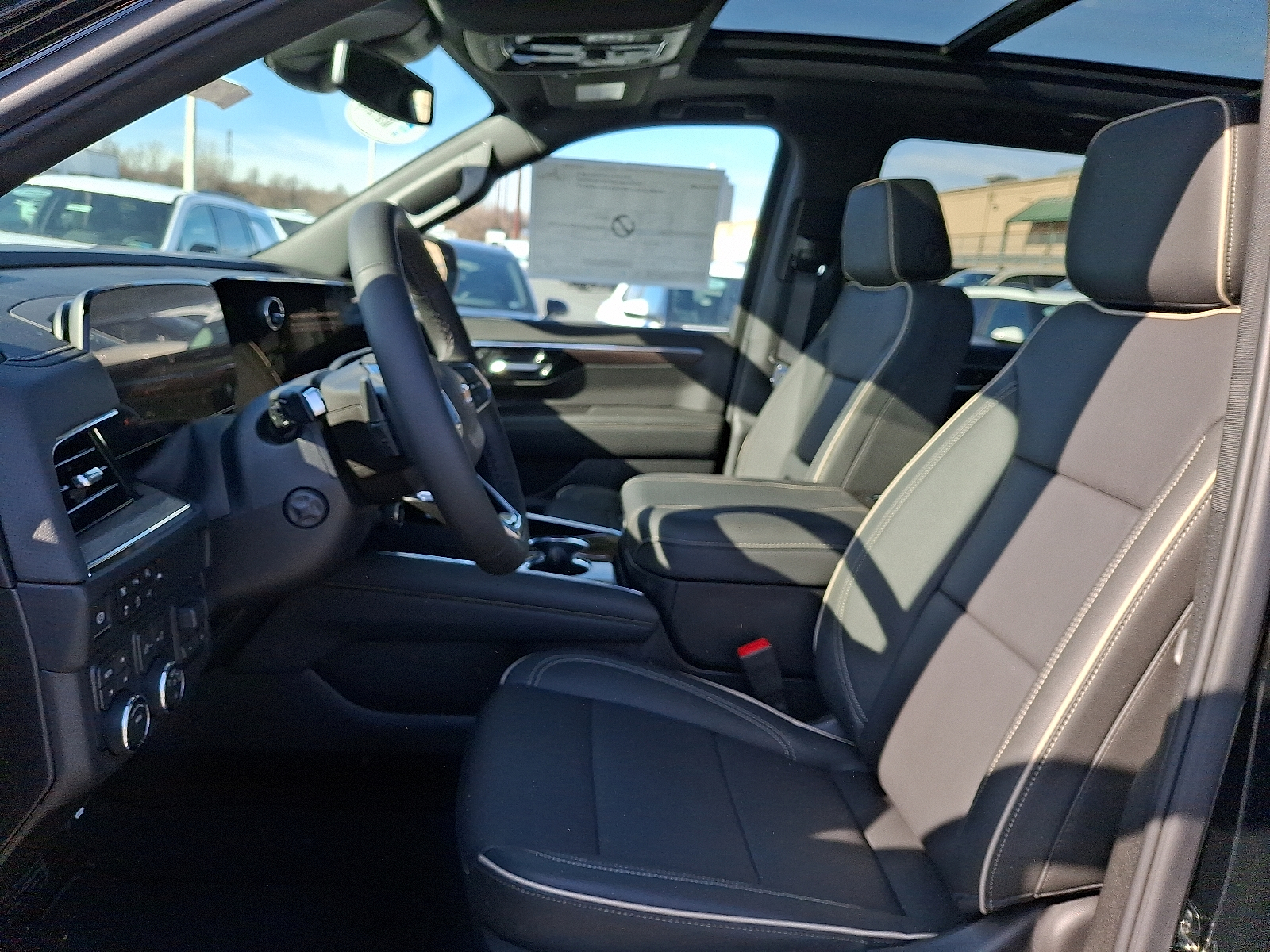 2026 Chevrolet Suburban Premier, 4WD - Black - GBA exterior view 13