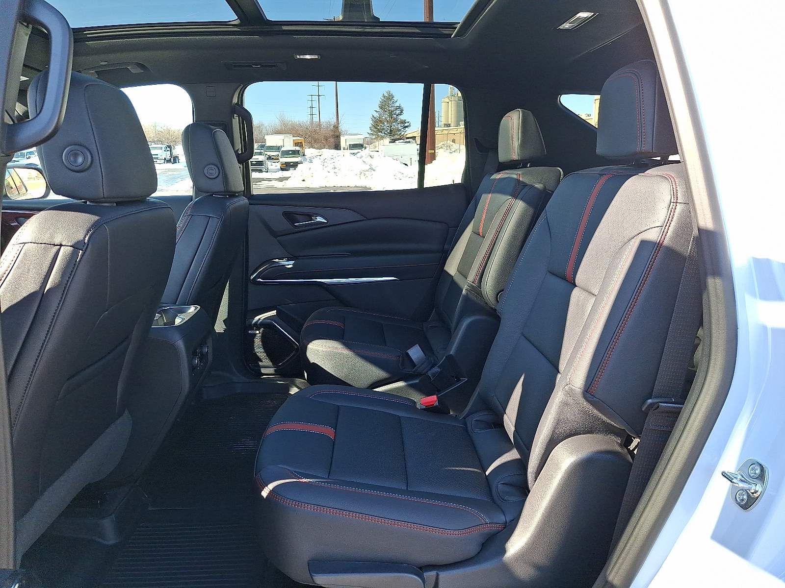 2026 Chevrolet Traverse AWD RS - Polar White Tricoat - G4J exterior view 5