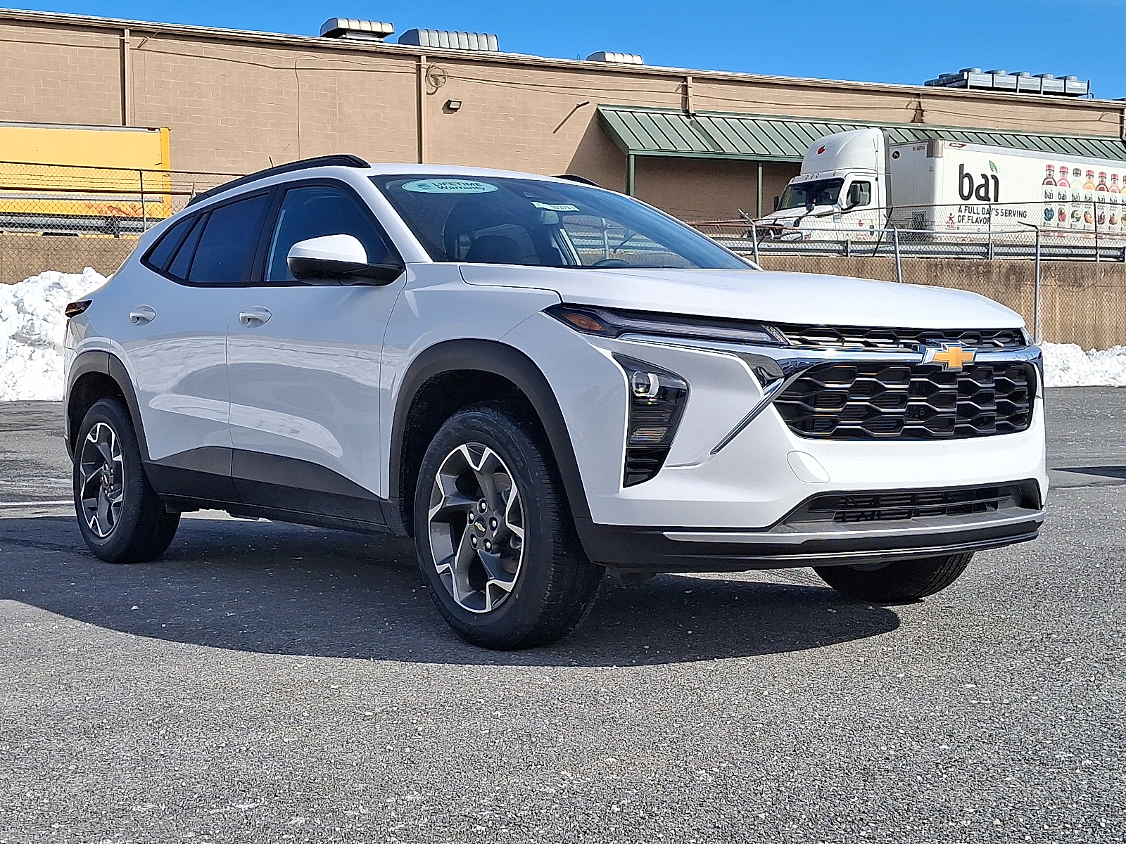 2026 Chevrolet Trax FWD LT - Summit White - GAZ exterior view 5