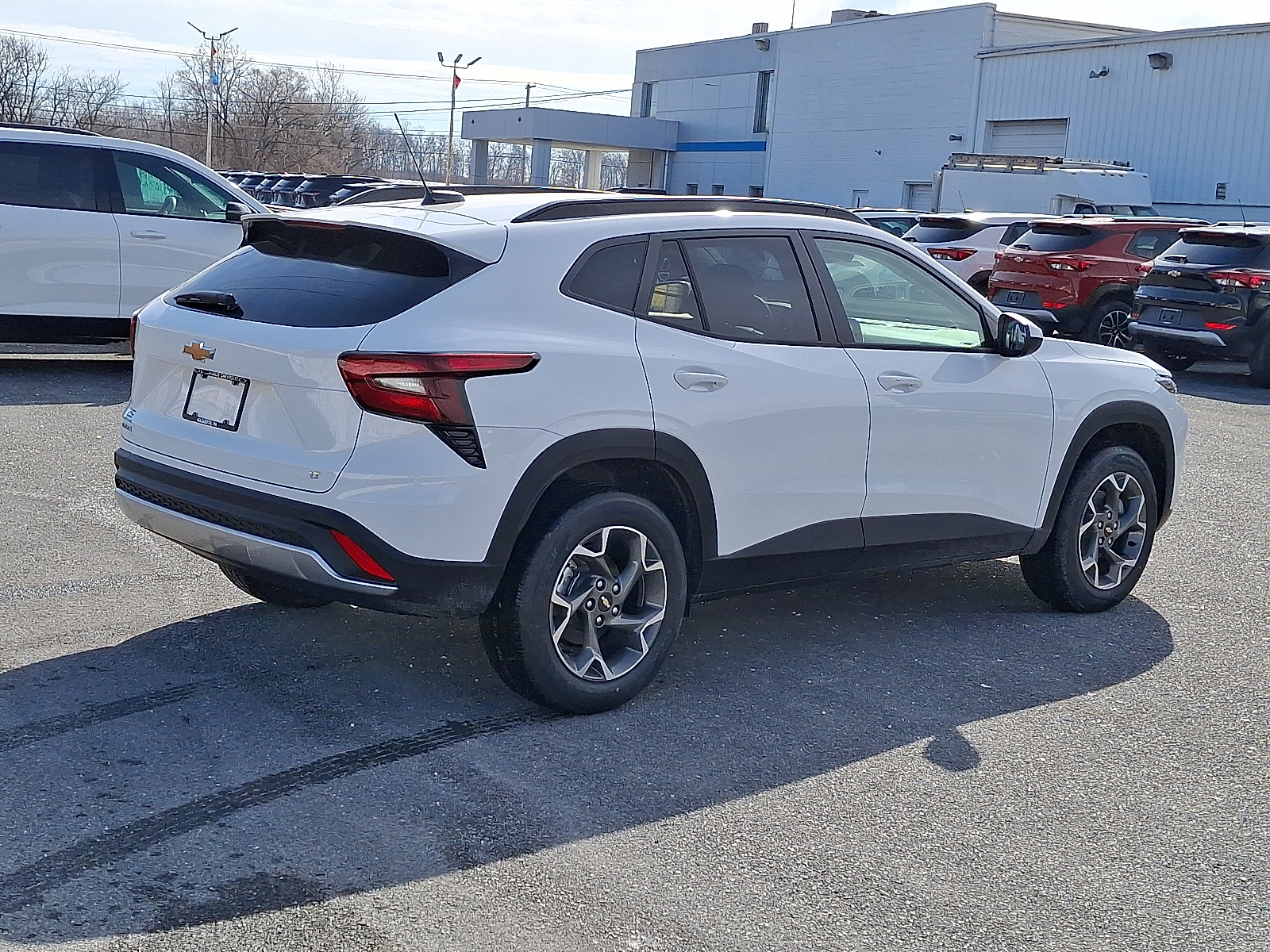 2026 Chevrolet Trax FWD LT - Summit White - GAZ exterior view 6
