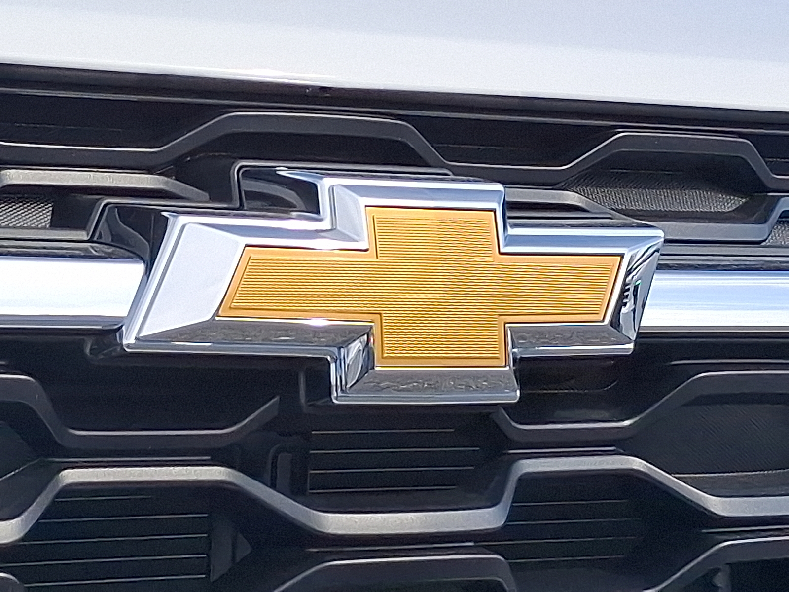 2026 Chevrolet Trax FWD LT - Summit White - GAZ exterior view 18