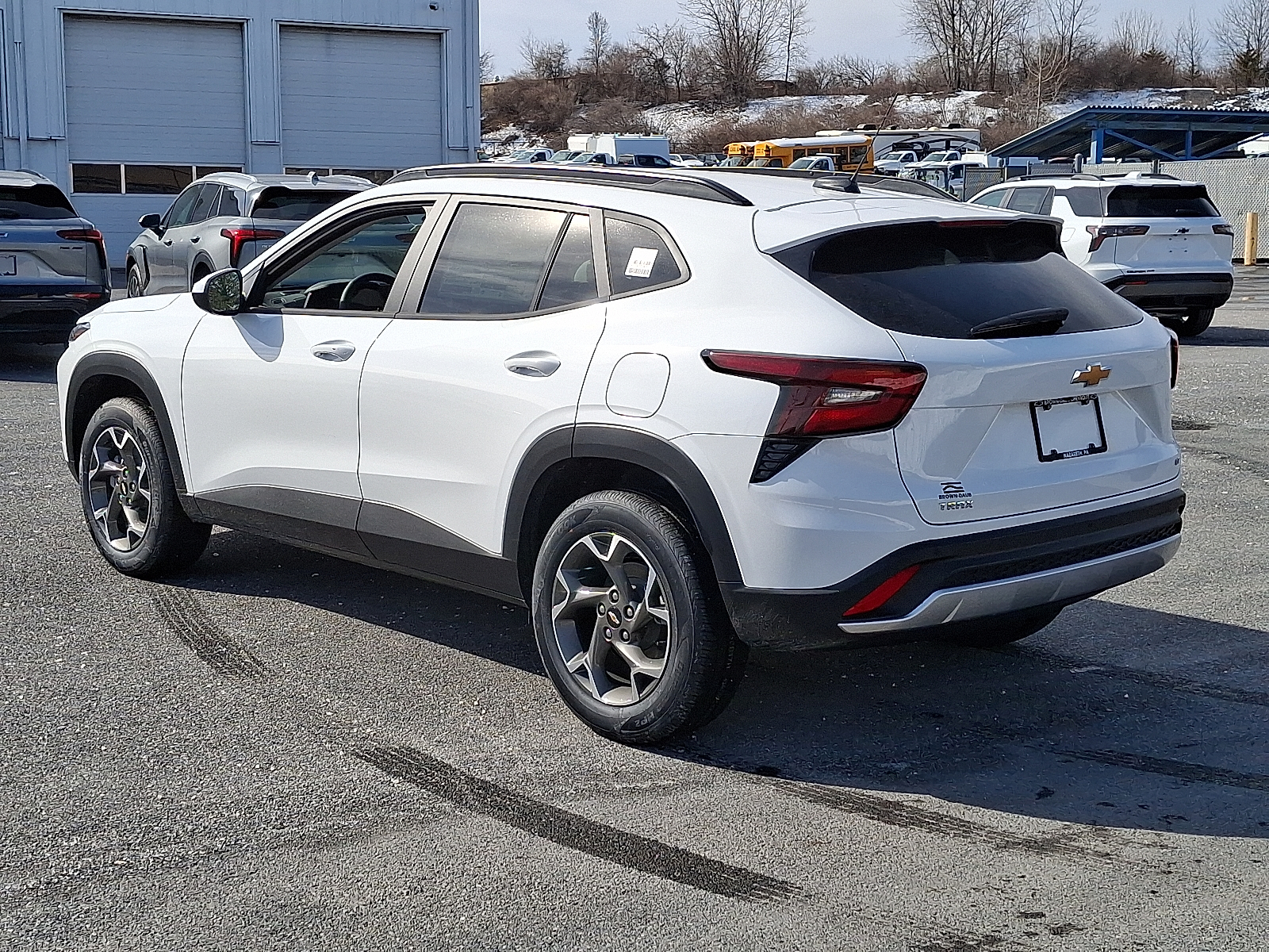 2026 Chevrolet Trax FWD LT - Summit White - GAZ exterior view 7