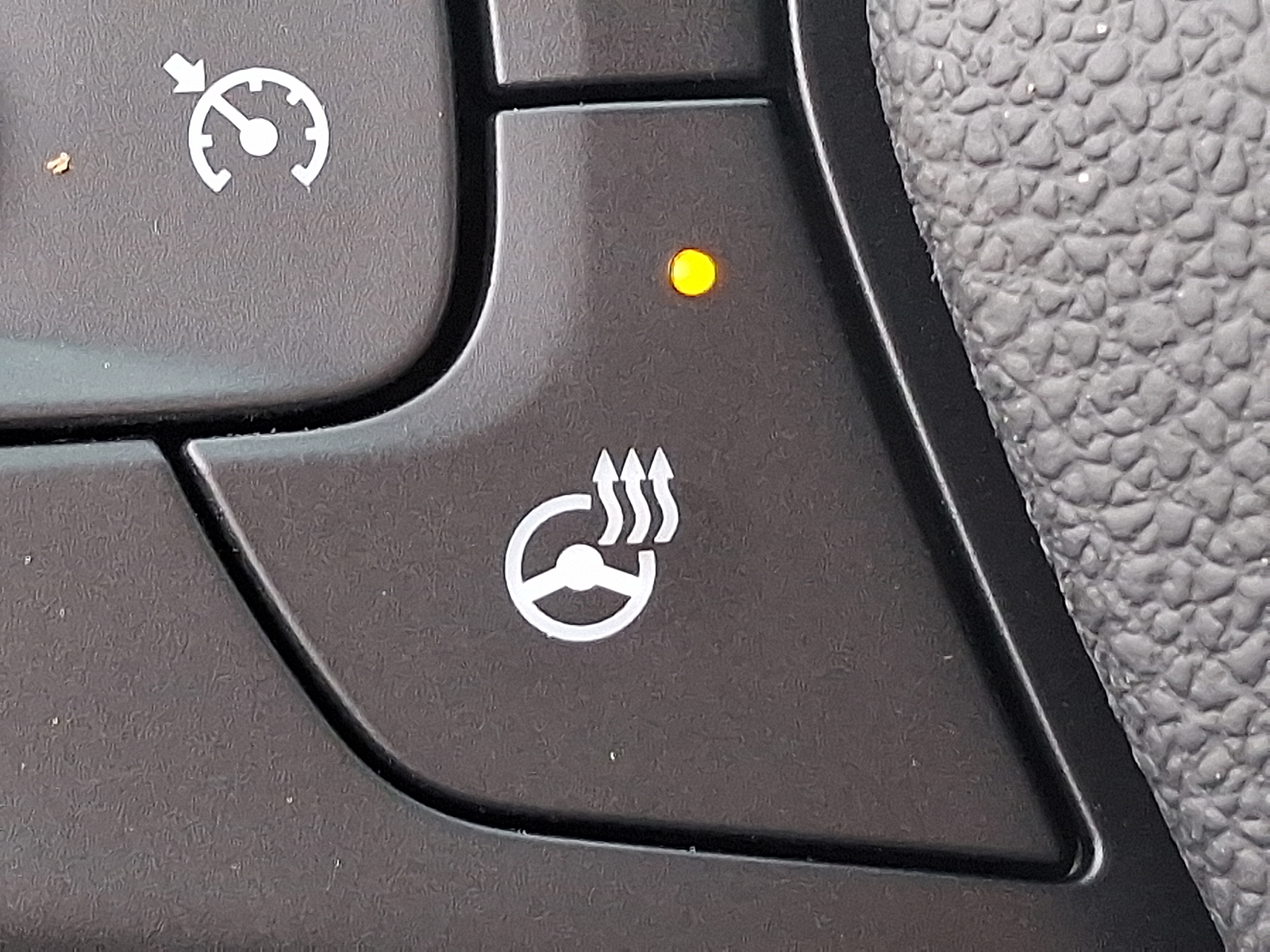 2026 Chevrolet Trax FWD 2RS - Summit White - GAZ exterior view 3