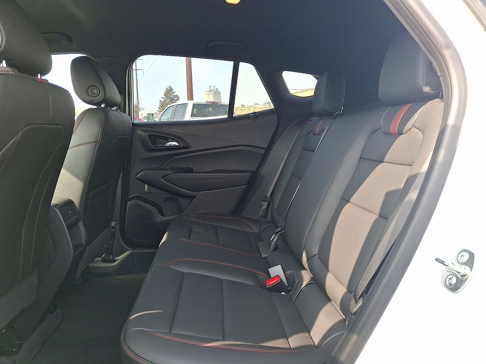 2026 Chevrolet Trax FWD 2RS - Summit White - GAZ exterior view 9