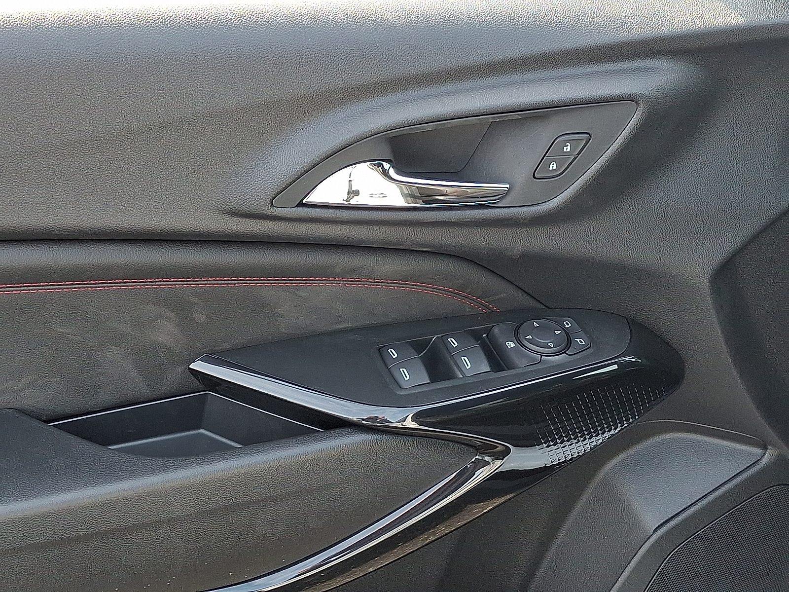 2026 Chevrolet Trax FWD 2RS - Summit White - GAZ exterior view 11