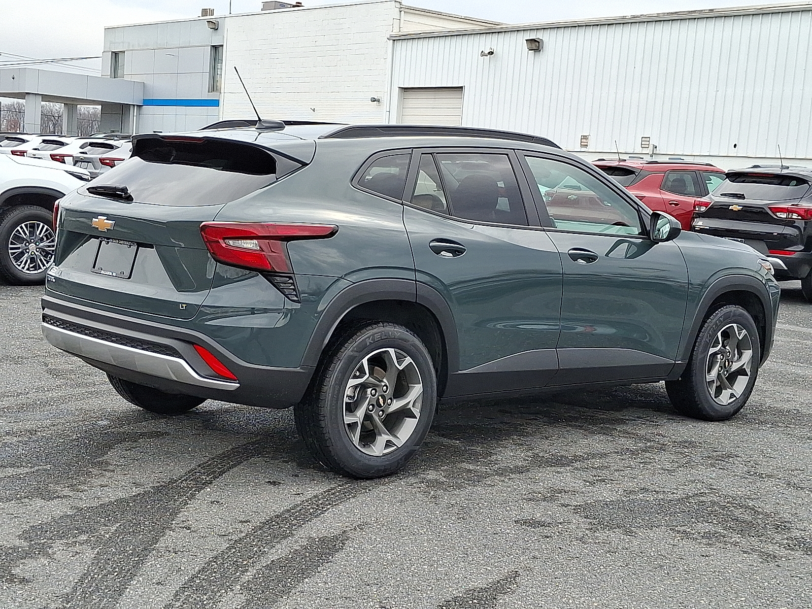 2025 Chevrolet Trax FWD LT - Cypress Gray - GBD exterior view 6