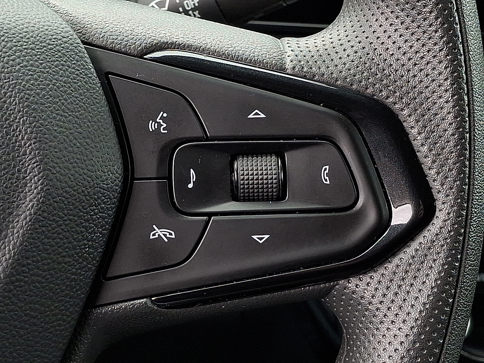 2025 Chevrolet Trax FWD LT - Cypress Gray - GBD exterior view 20