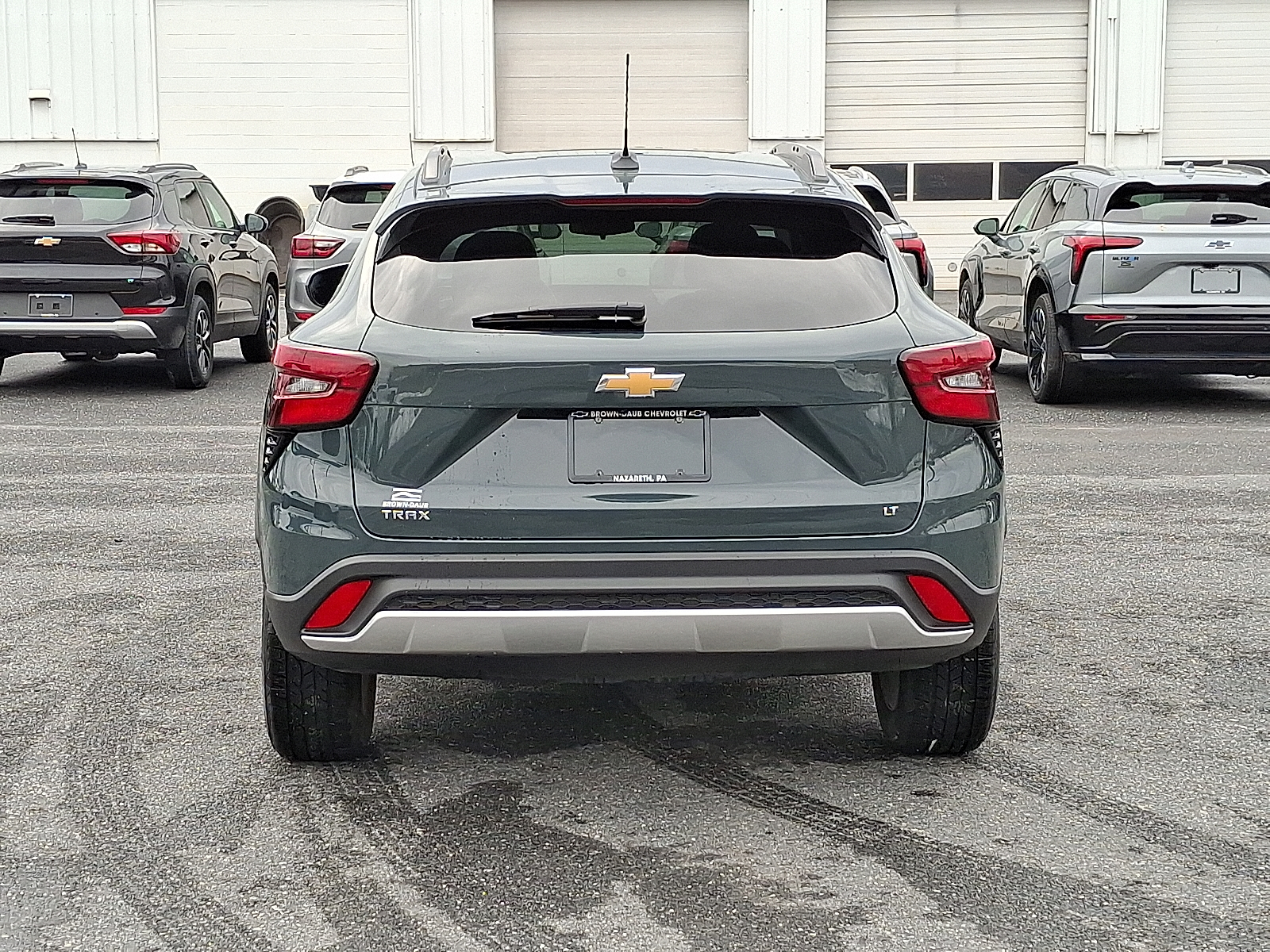 2025 Chevrolet Trax FWD LT - Cypress Gray - GBD exterior view 5