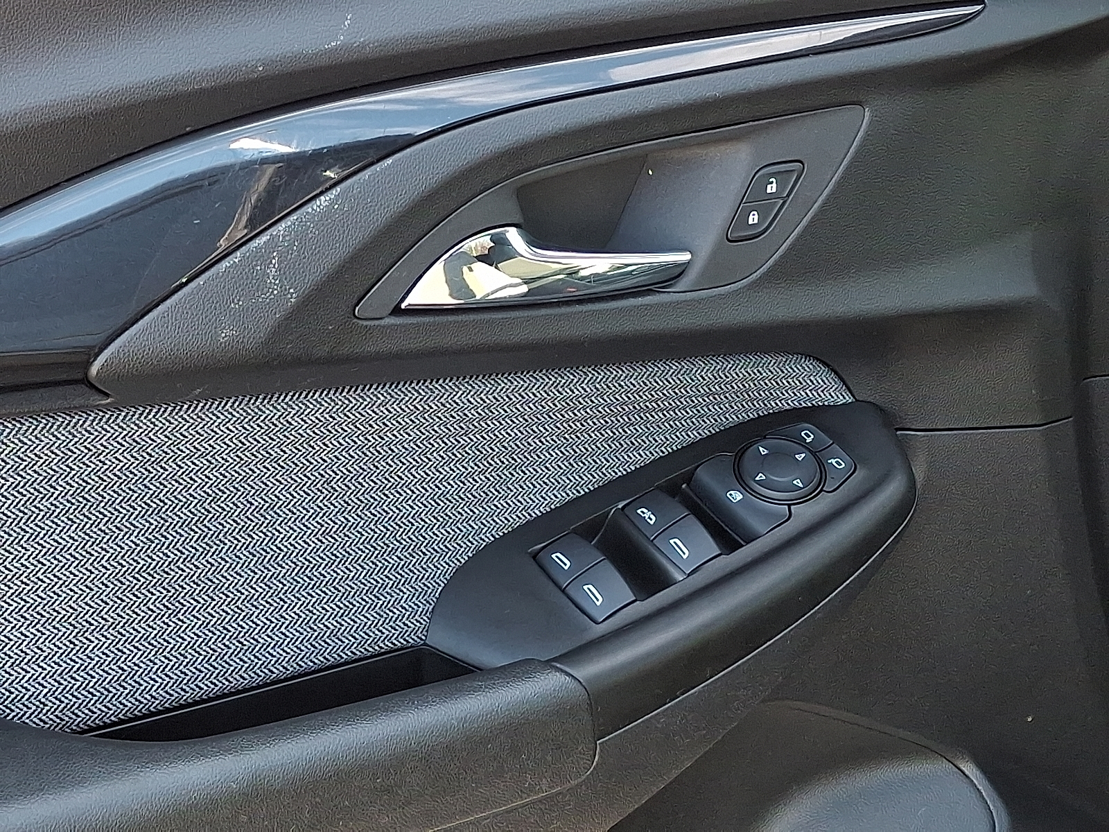 2023 Chevrolet Trailblazer AWD LT - Mosaic Black Metallic - GB0 exterior view 16