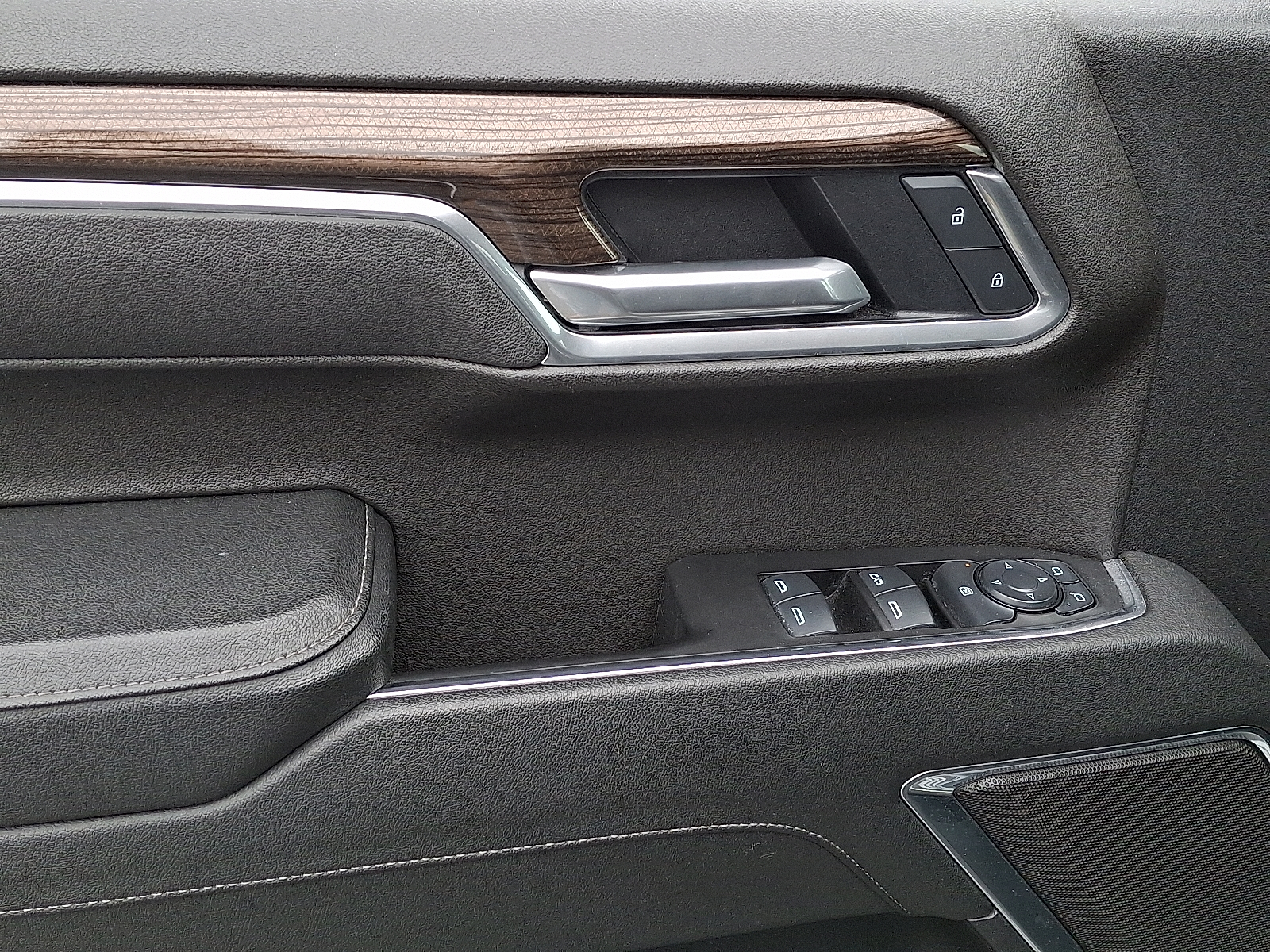 2025 Chevrolet Silverado 1500 4WD Crew Cab Standard Bed LT - Sterling Gray Metallic - GXD exterior view 16