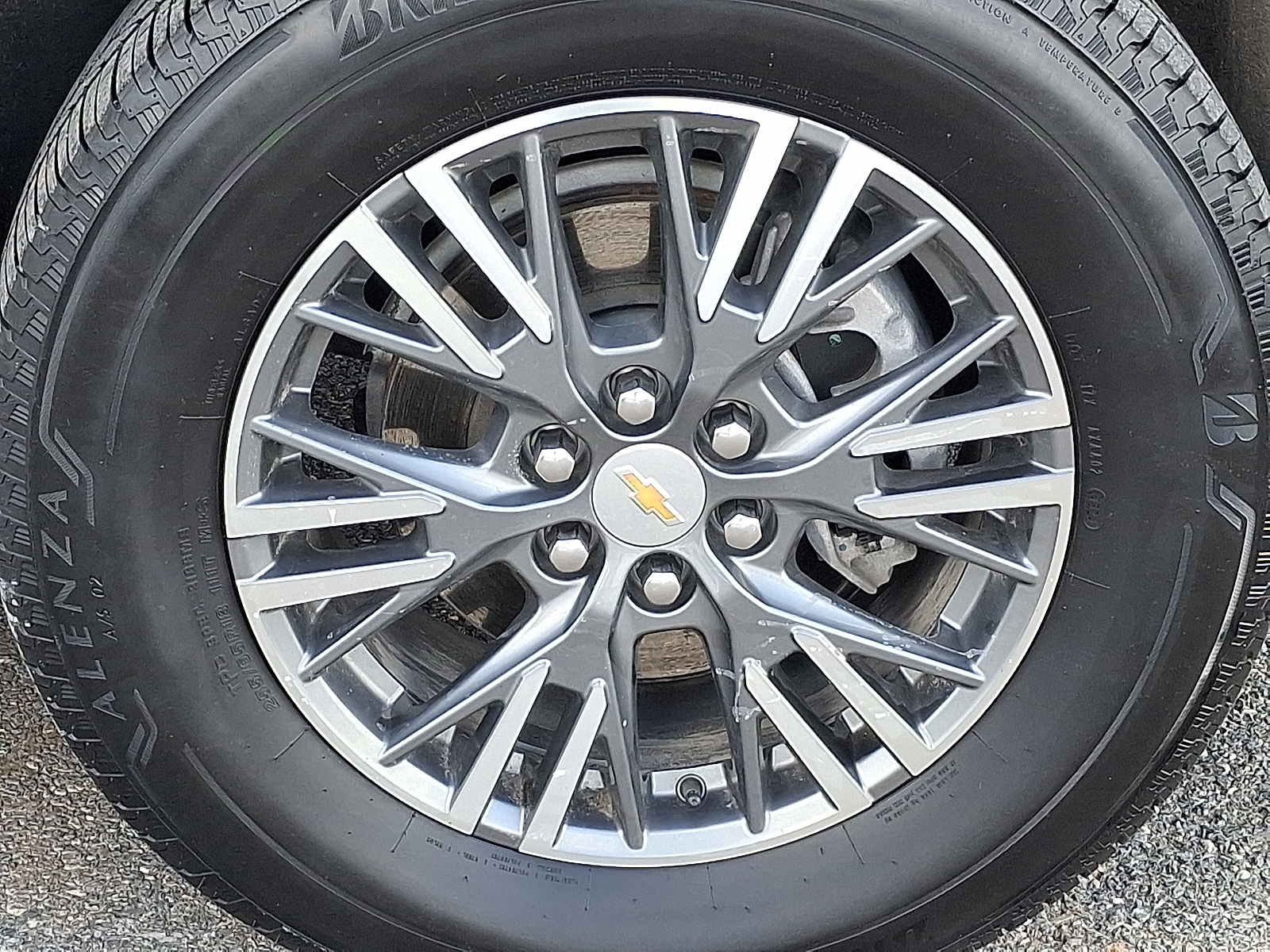 2025 Chevrolet Traverse AWD LT - Mosaic Black Metallic - GB8 exterior view 12