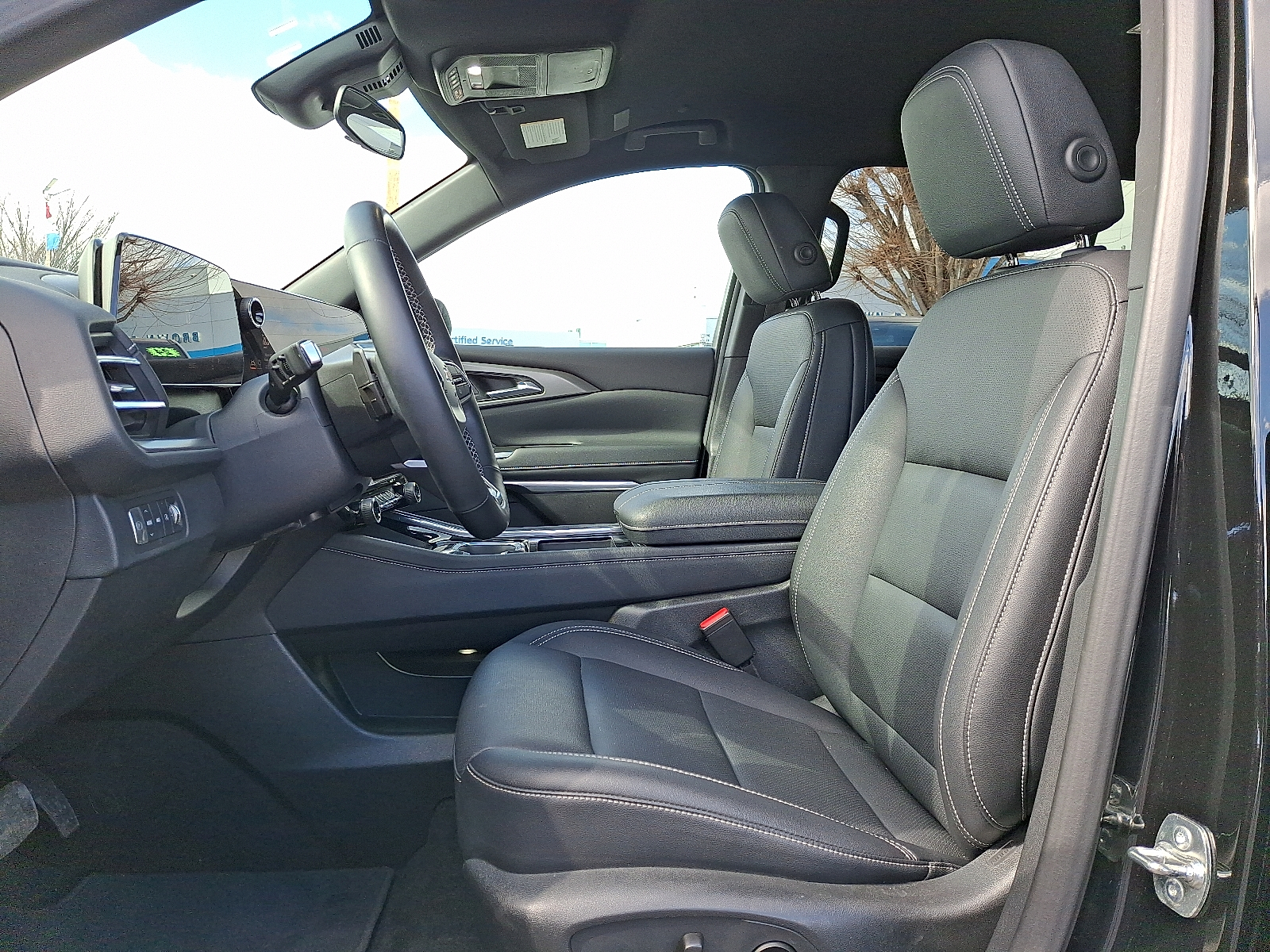 2025 Chevrolet Traverse AWD LT - Mosaic Black Metallic - GB8 exterior view 18