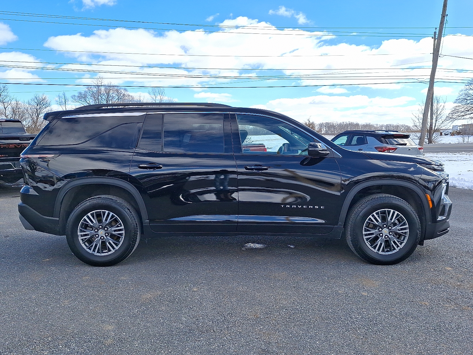 2025 Chevrolet Traverse AWD LT - Mosaic Black Metallic - GB8 exterior view 11