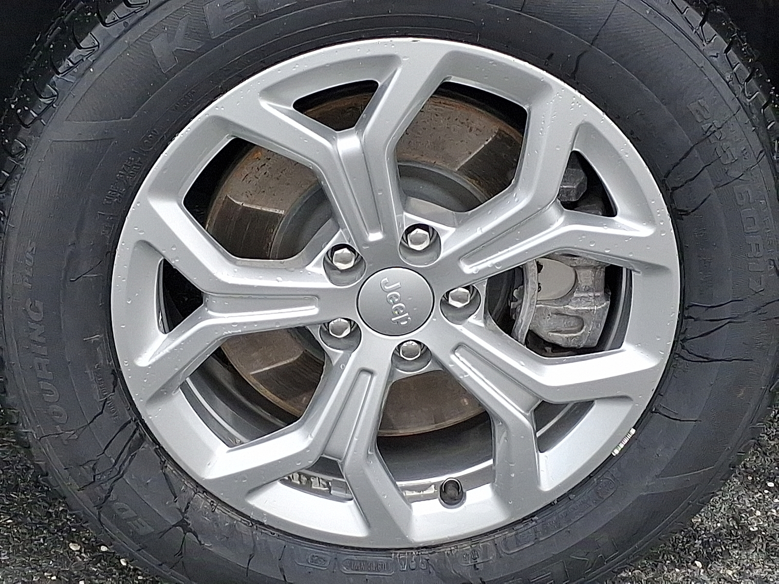 2024 Jeep Compass Latitude 4x4 - Bright White Clearcoat - PW7 exterior view 8