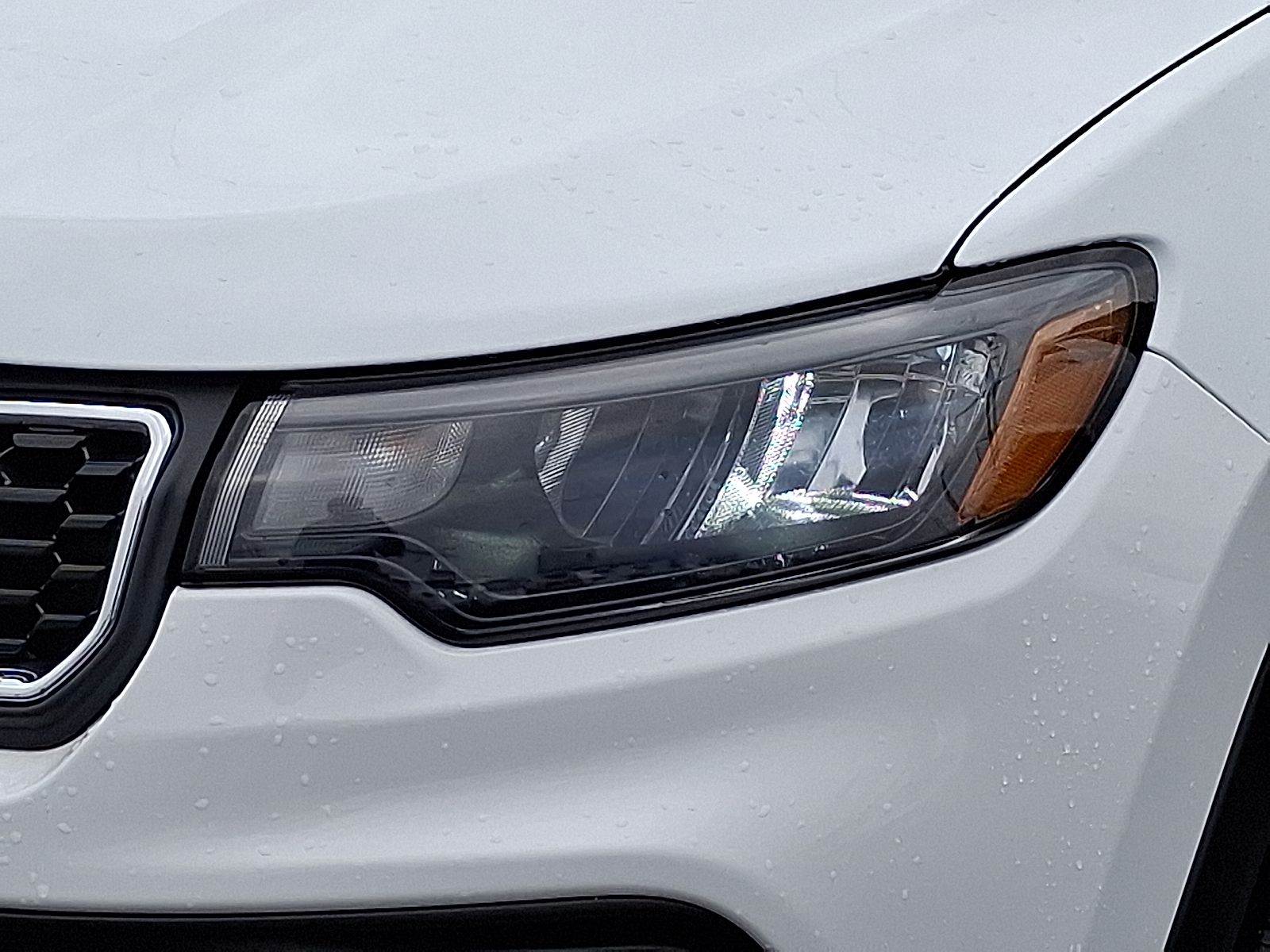 2024 Jeep Compass Latitude 4x4 - Bright White Clearcoat - PW7 exterior view 12