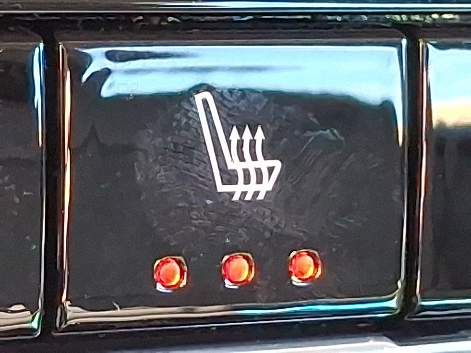 2027 Chevrolet Bolt RS - Summit White - GAZ exterior view 4