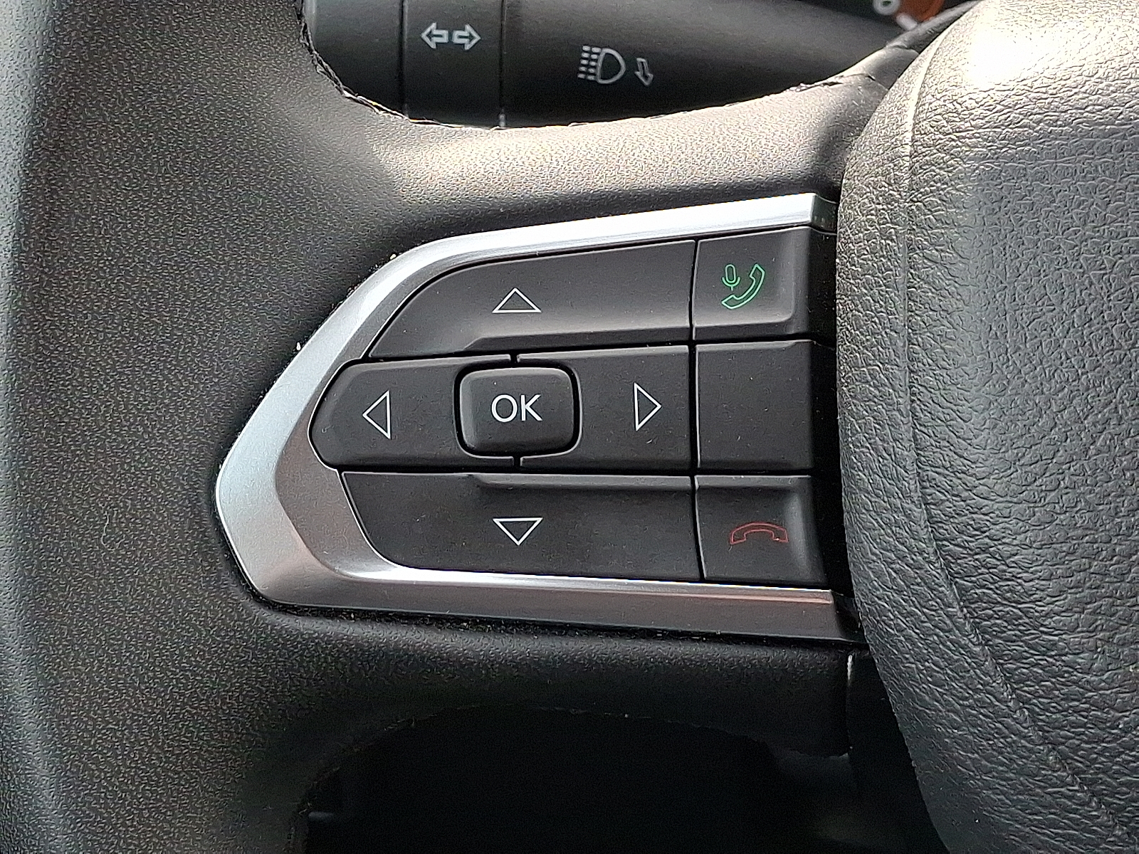 2024 Jeep Compass Latitude 4x4 - Silver Zynith Metallic Clearcoat - PSE exterior view 16