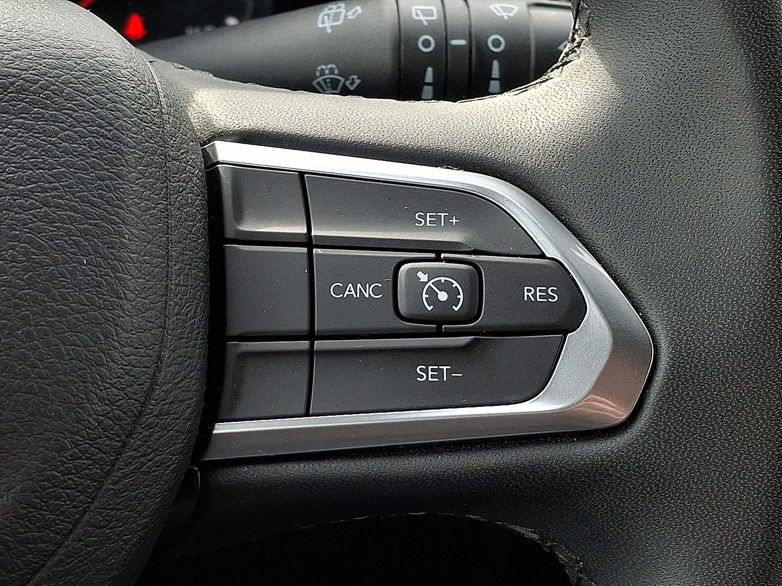 2024 Jeep Compass Latitude 4x4 - Silver Zynith Metallic Clearcoat - PSE exterior view 17