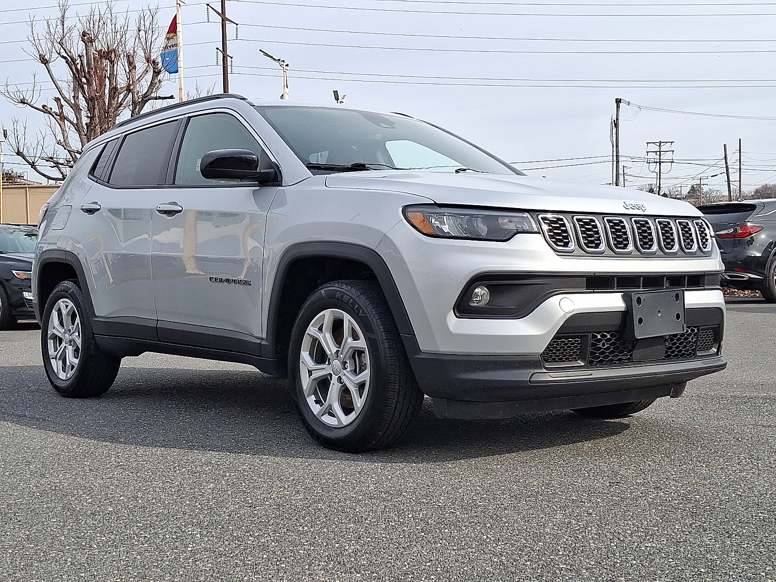 2024 Jeep Compass Latitude 4x4 - Silver Zynith Metallic Clearcoat - PSE exterior view 3