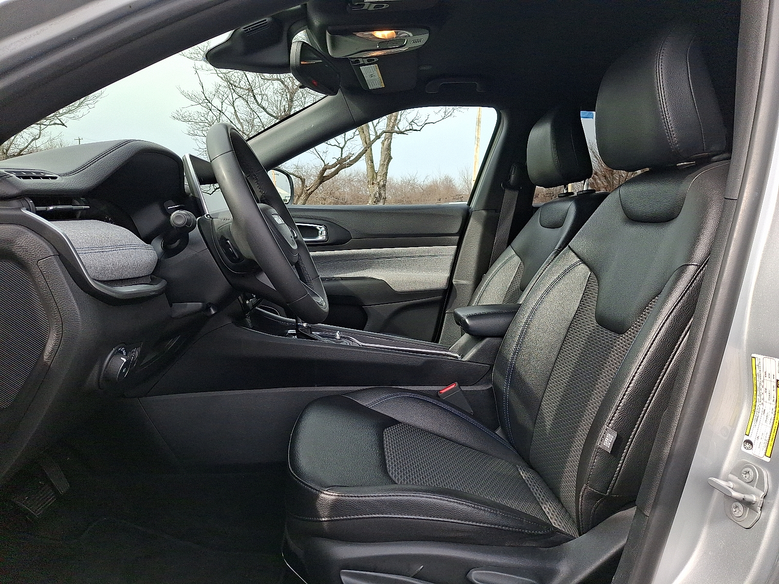 2024 Jeep Compass Latitude 4x4 - Silver Zynith Metallic Clearcoat - PSE exterior view 14