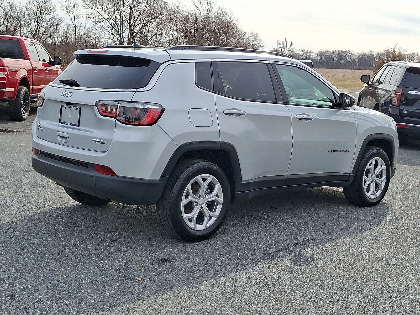 2024 Jeep Compass Latitude 4x4 - Silver Zynith Metallic Clearcoat - PSE exterior view 6