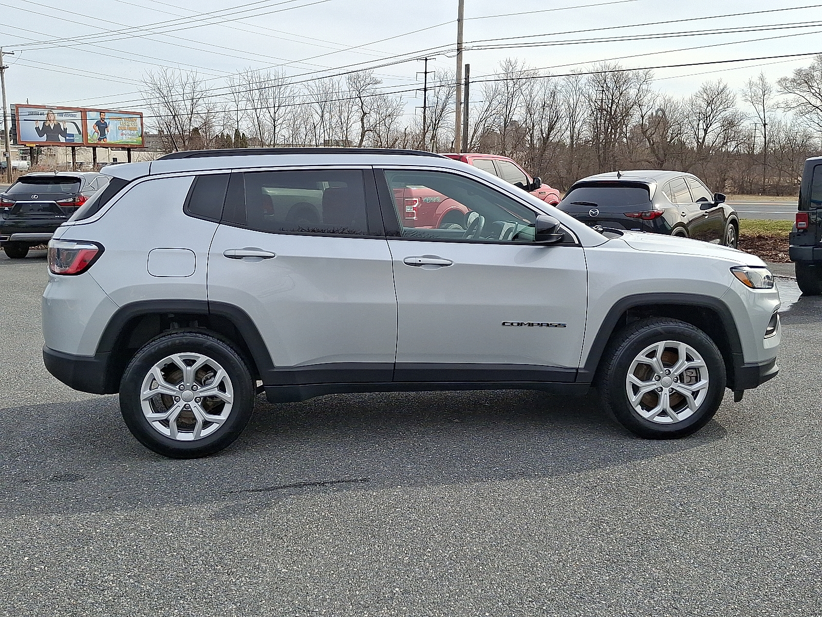 2024 Jeep Compass Latitude 4x4 - Silver Zynith Metallic Clearcoat - PSE exterior view 7