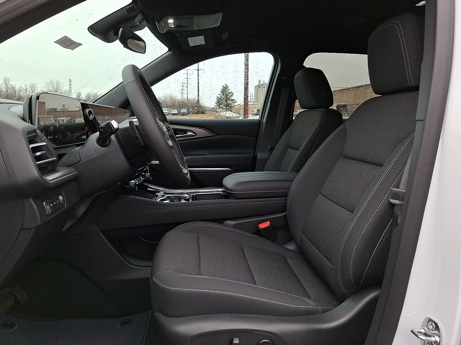 2026 Chevrolet Traverse AWD LT - Summit White - GAZ exterior view 13