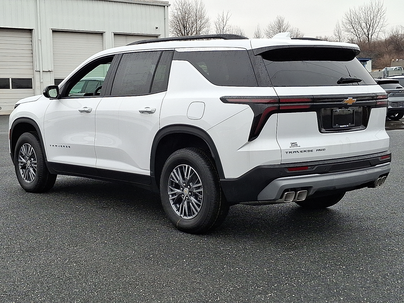 2026 Chevrolet Traverse AWD LT - Summit White - GAZ exterior view 8
